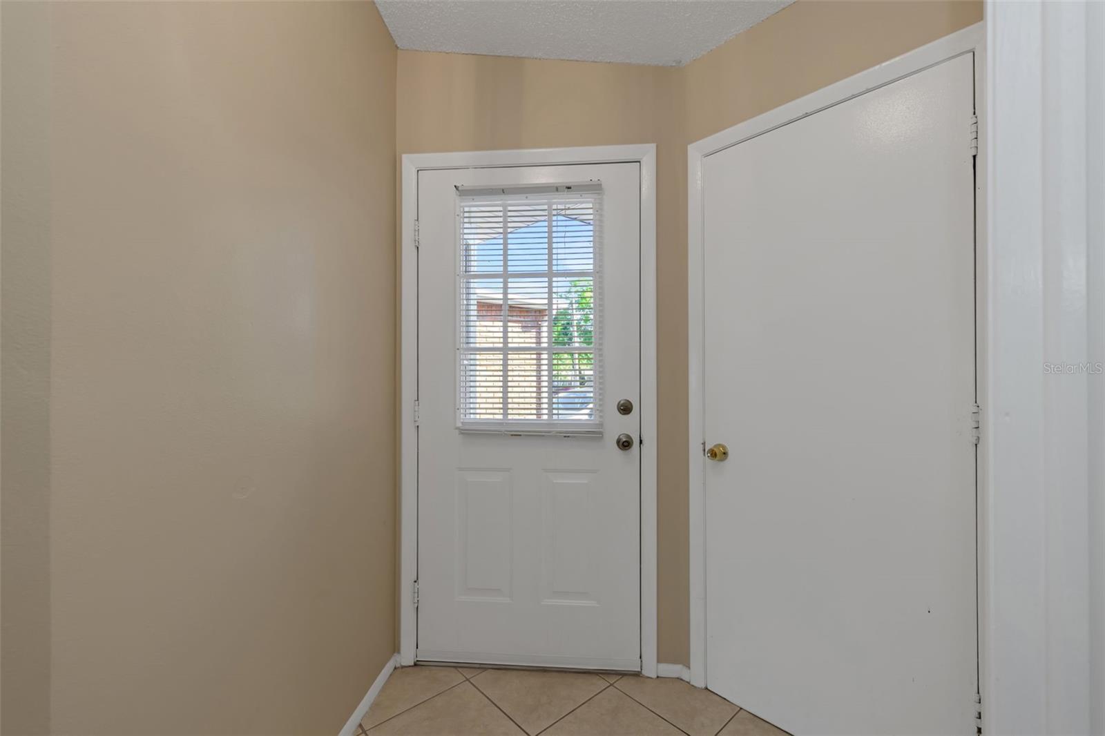 Listing photo id 8 for 3121 Beecher Drive E A