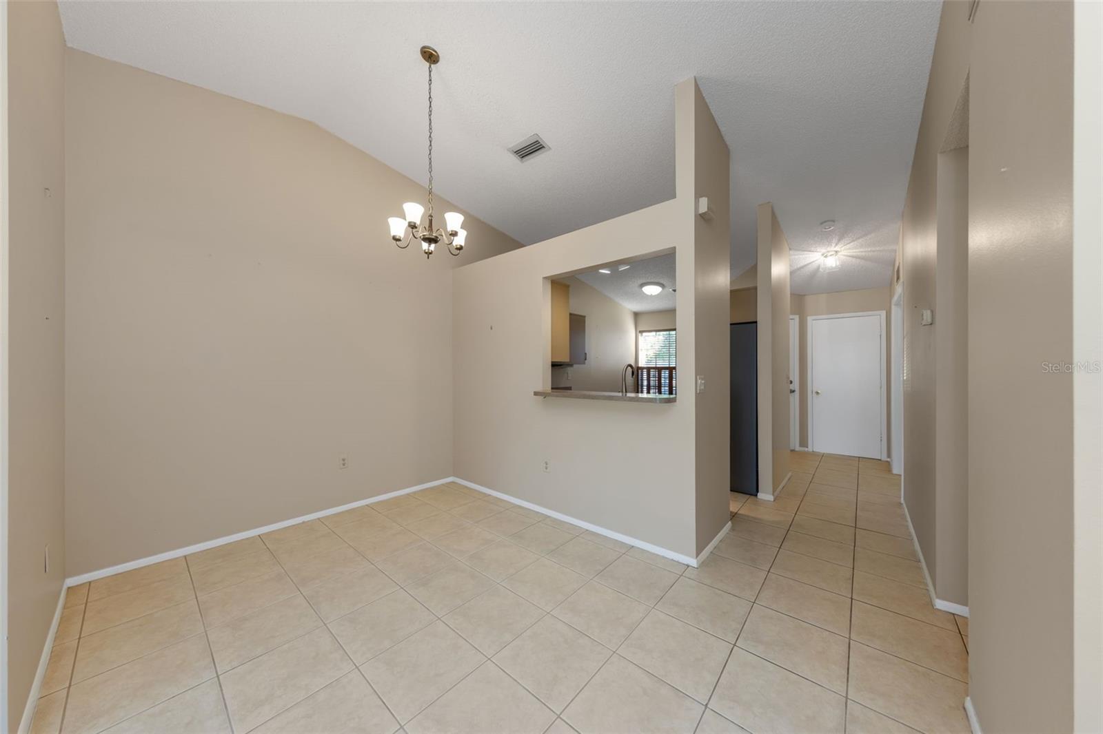 Listing photo id 24 for 3121 Beecher Drive E A