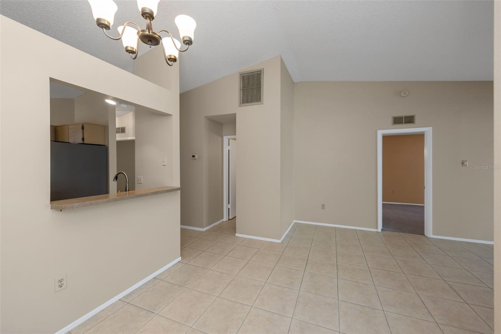 Listing photo id 25 for 3121 Beecher Drive E A