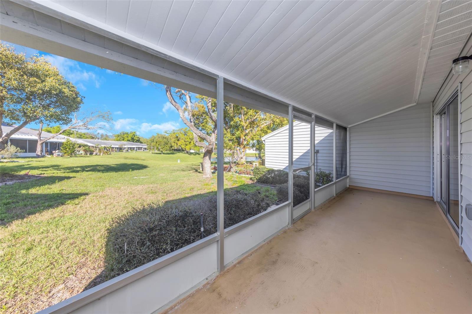 Listing photo id 42 for 3121 Beecher Drive E A