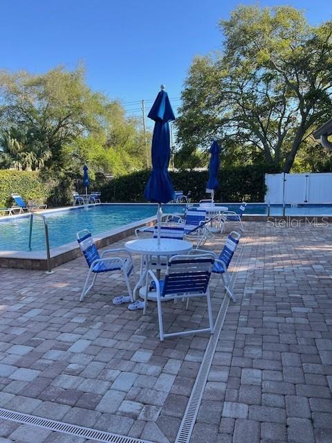 Listing photo id 57 for 3121 Beecher Drive E A