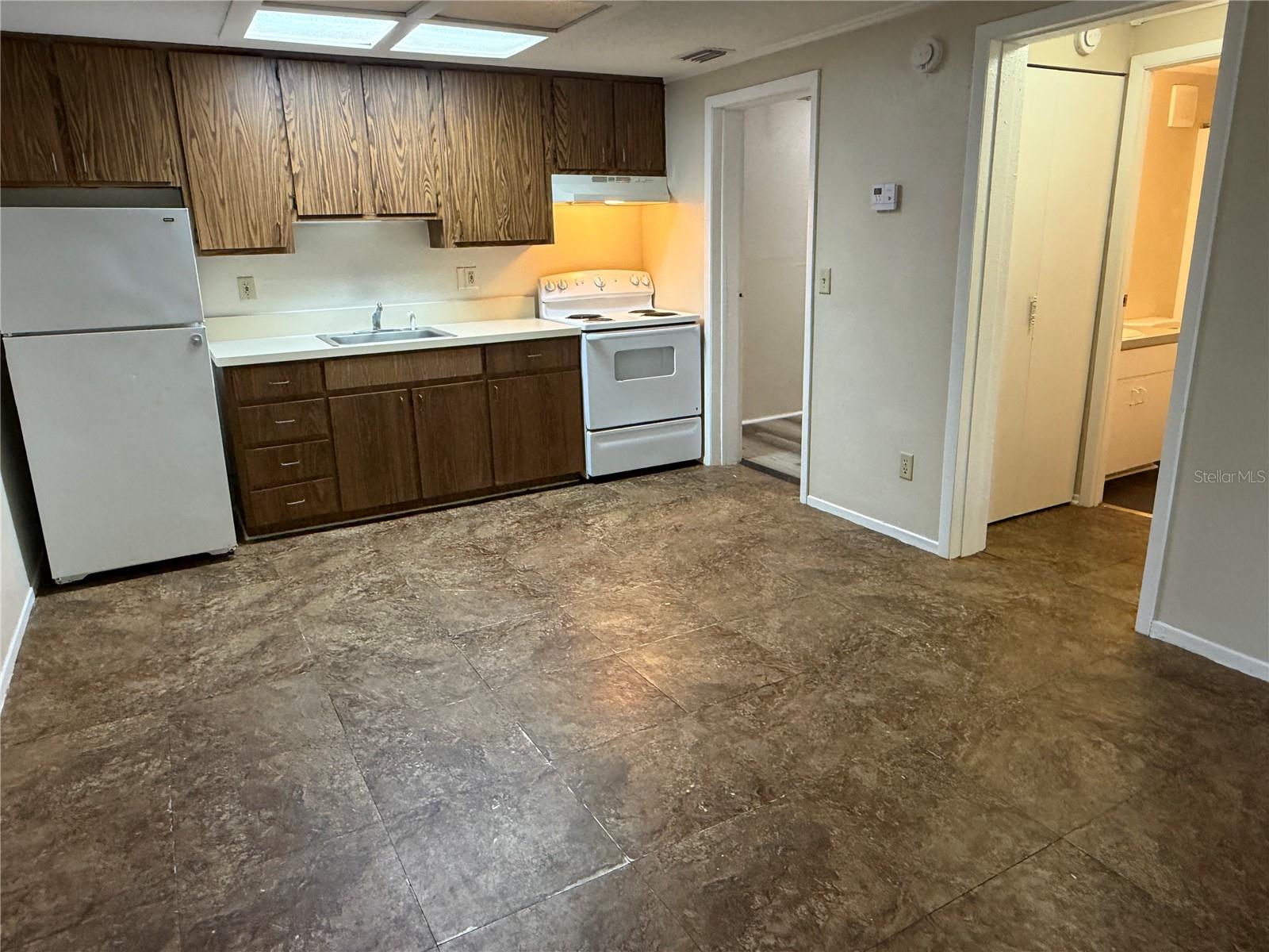 Image 6 of 6 For 1892 Lake Mariam Drive