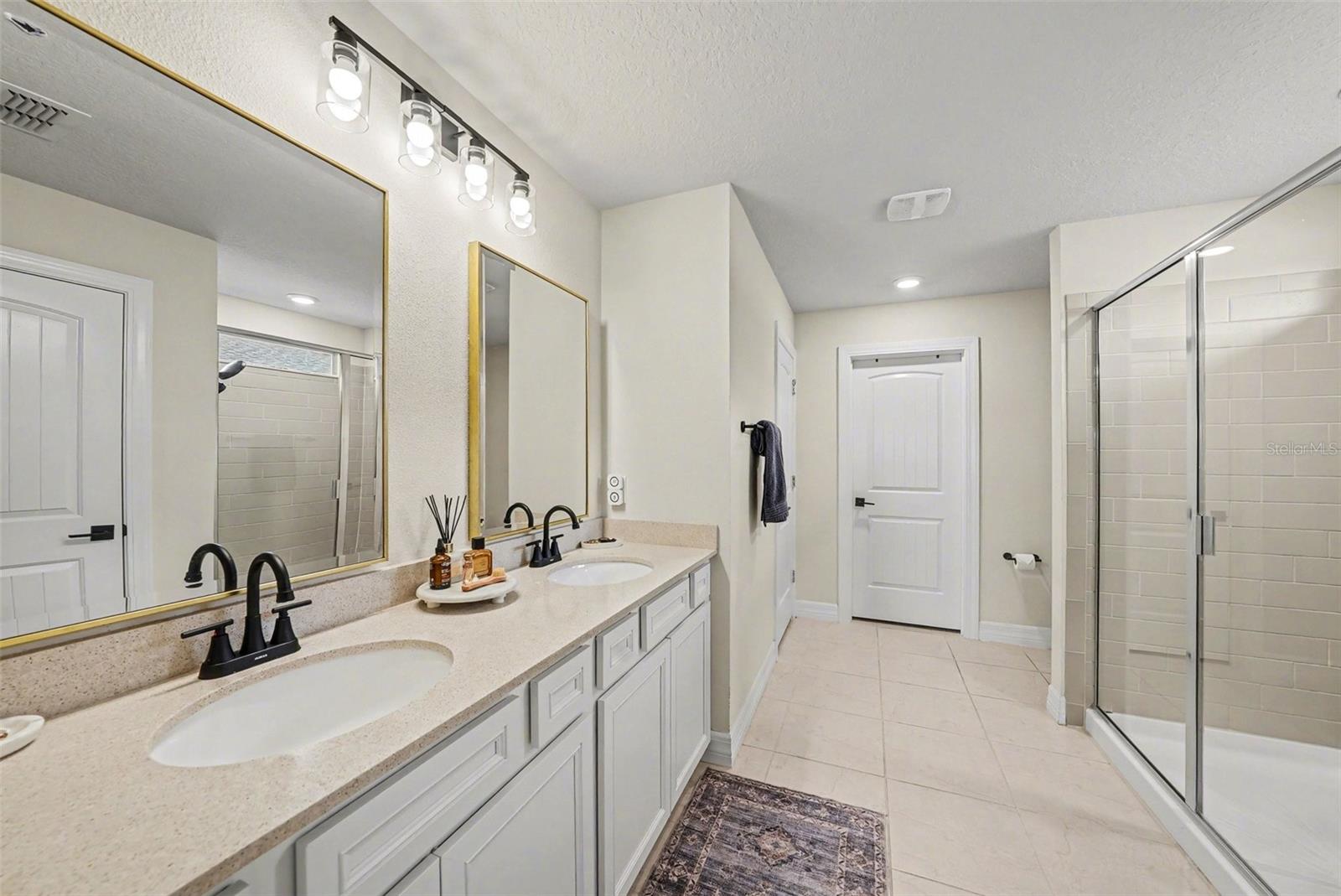 Image 18 of 32 For 18090 Frame Bend