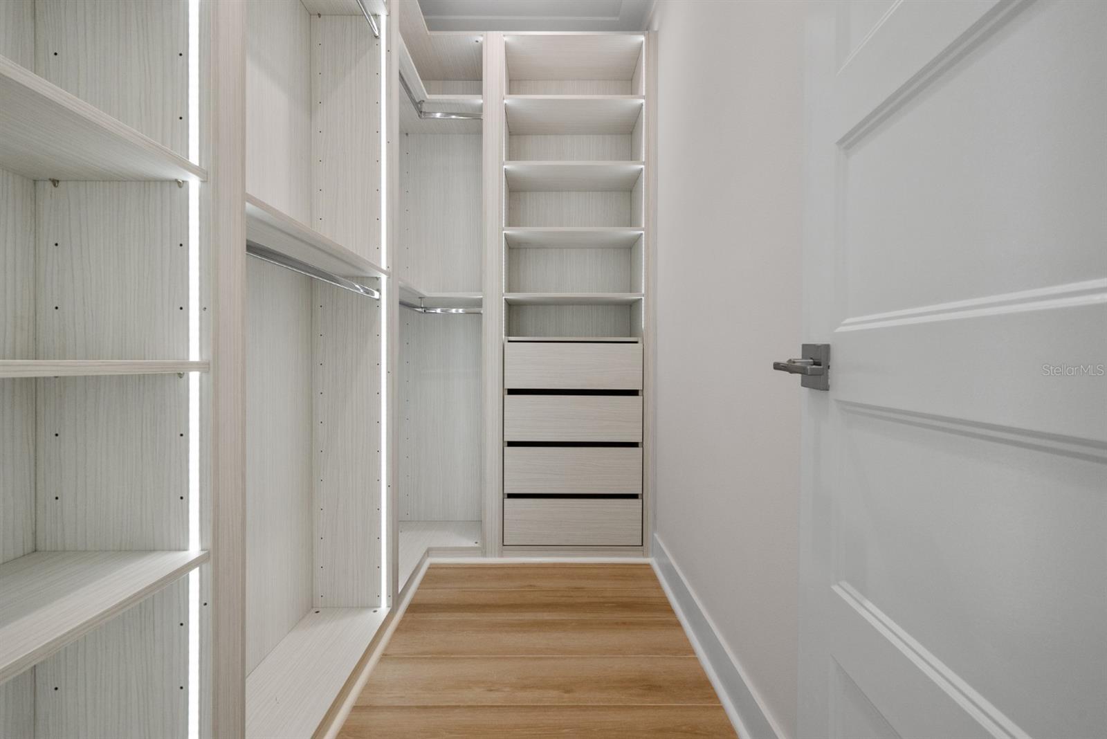 Image 18 of 35 For 772 Gran Kaymen Way