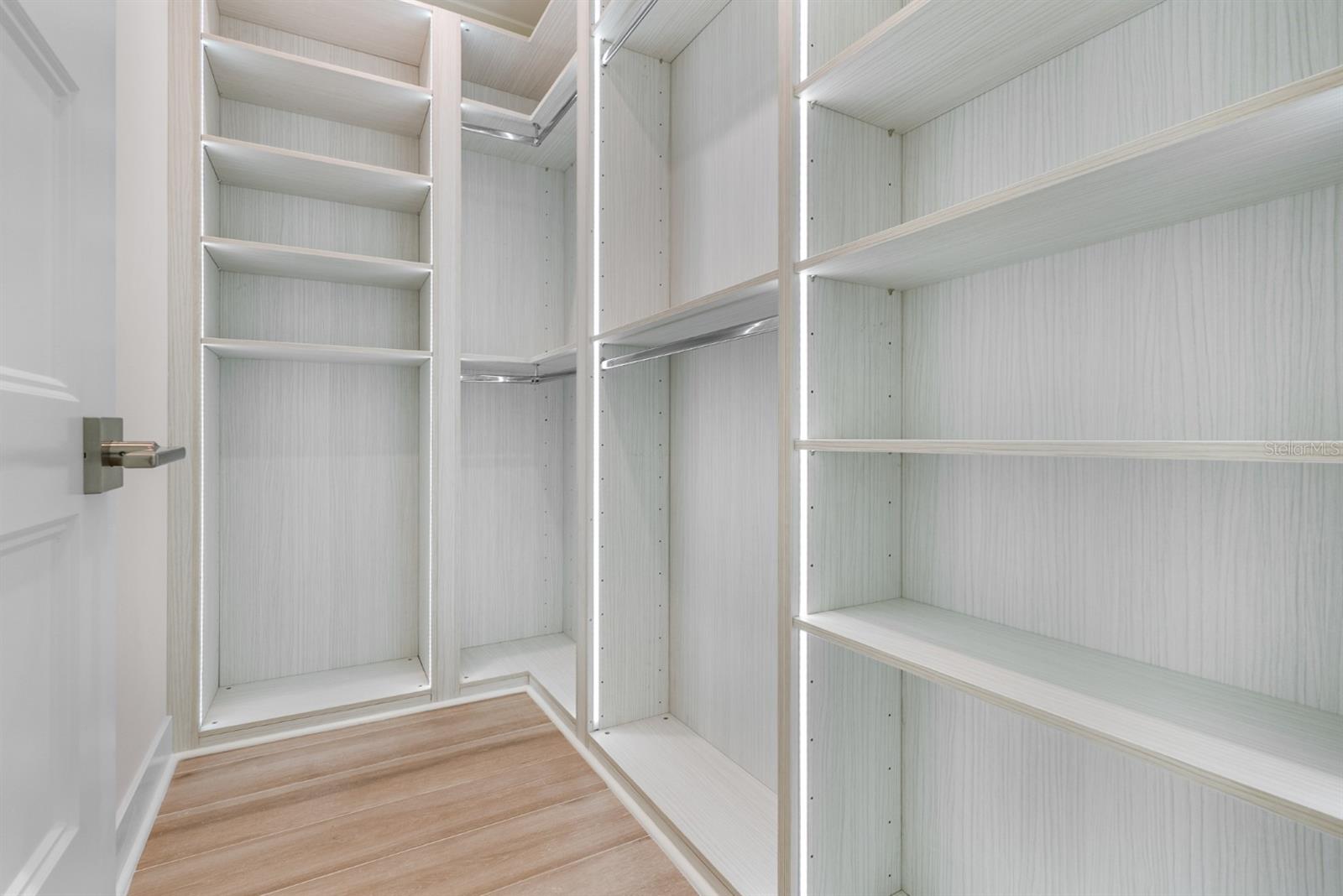 Image 25 of 35 For 772 Gran Kaymen Way