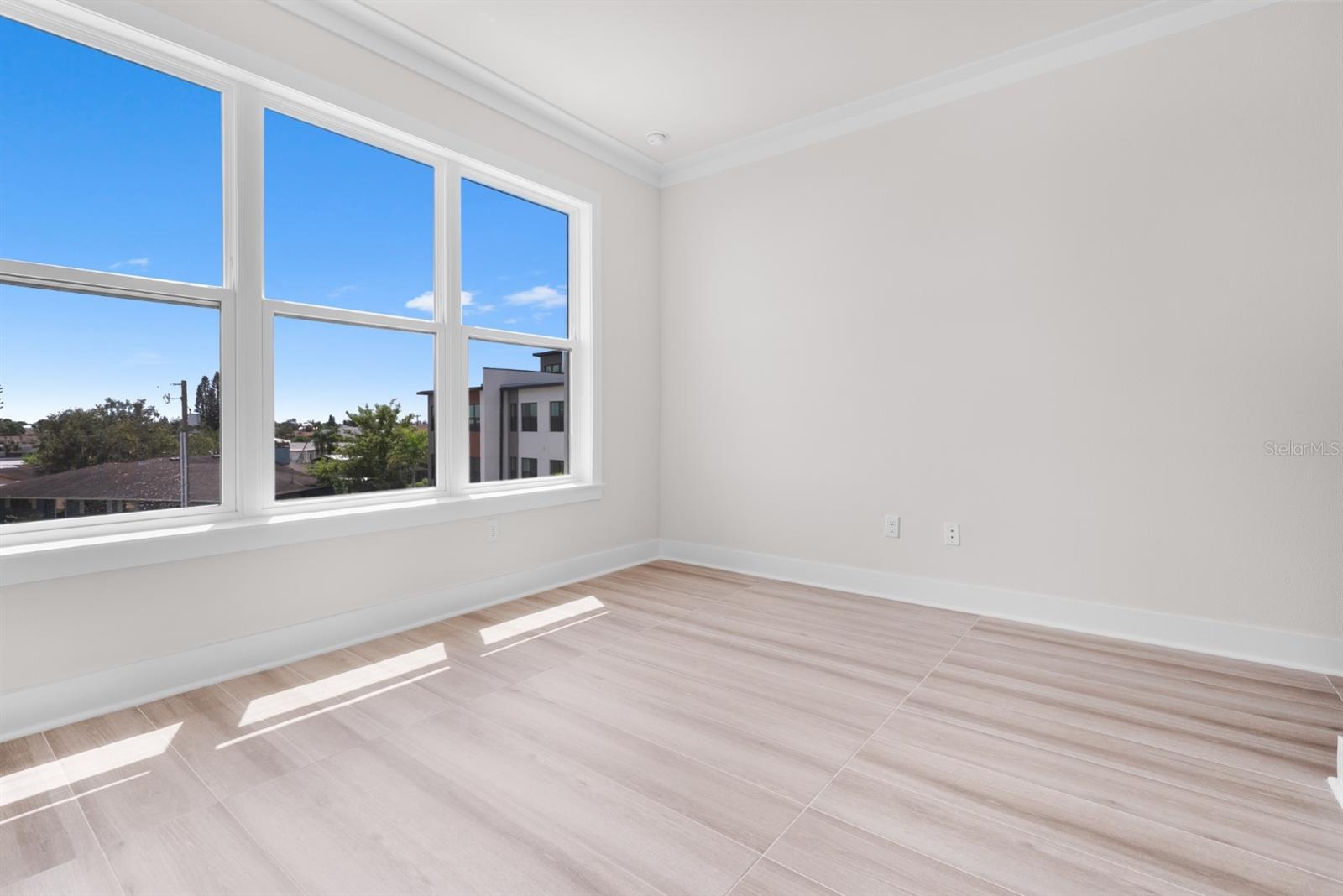 Image 32 of 35 For 772 Gran Kaymen Way