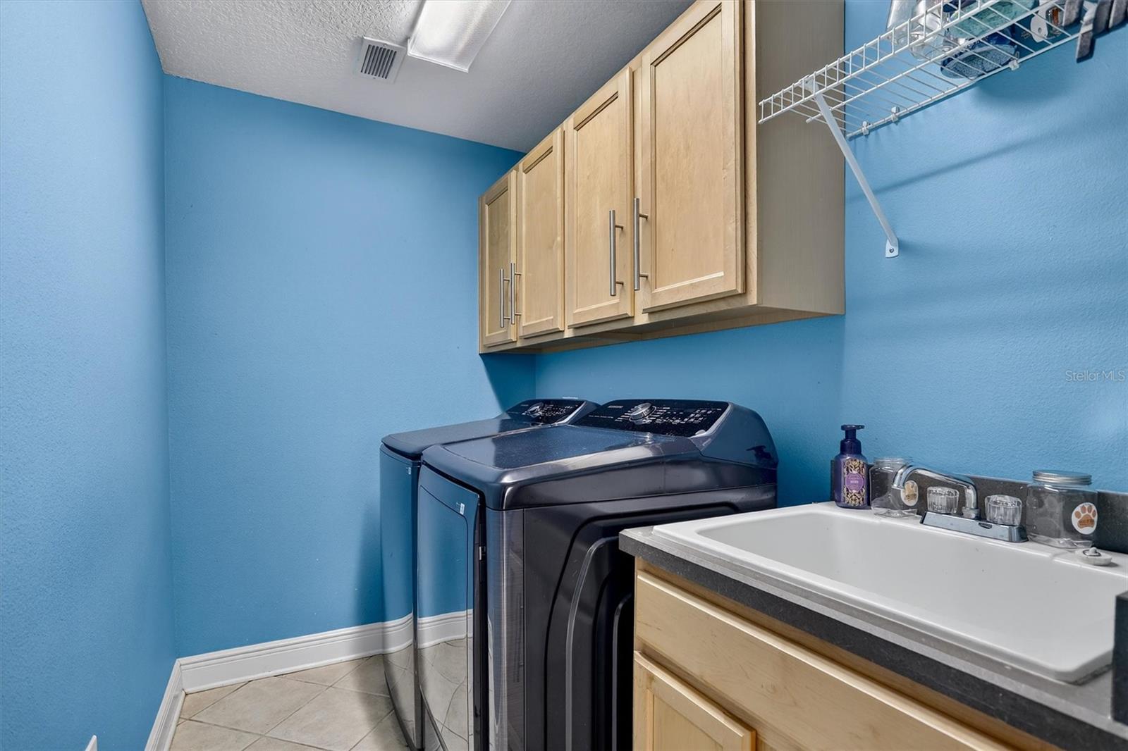 Image 26 of 54 For 416 Manns Harbor Drive