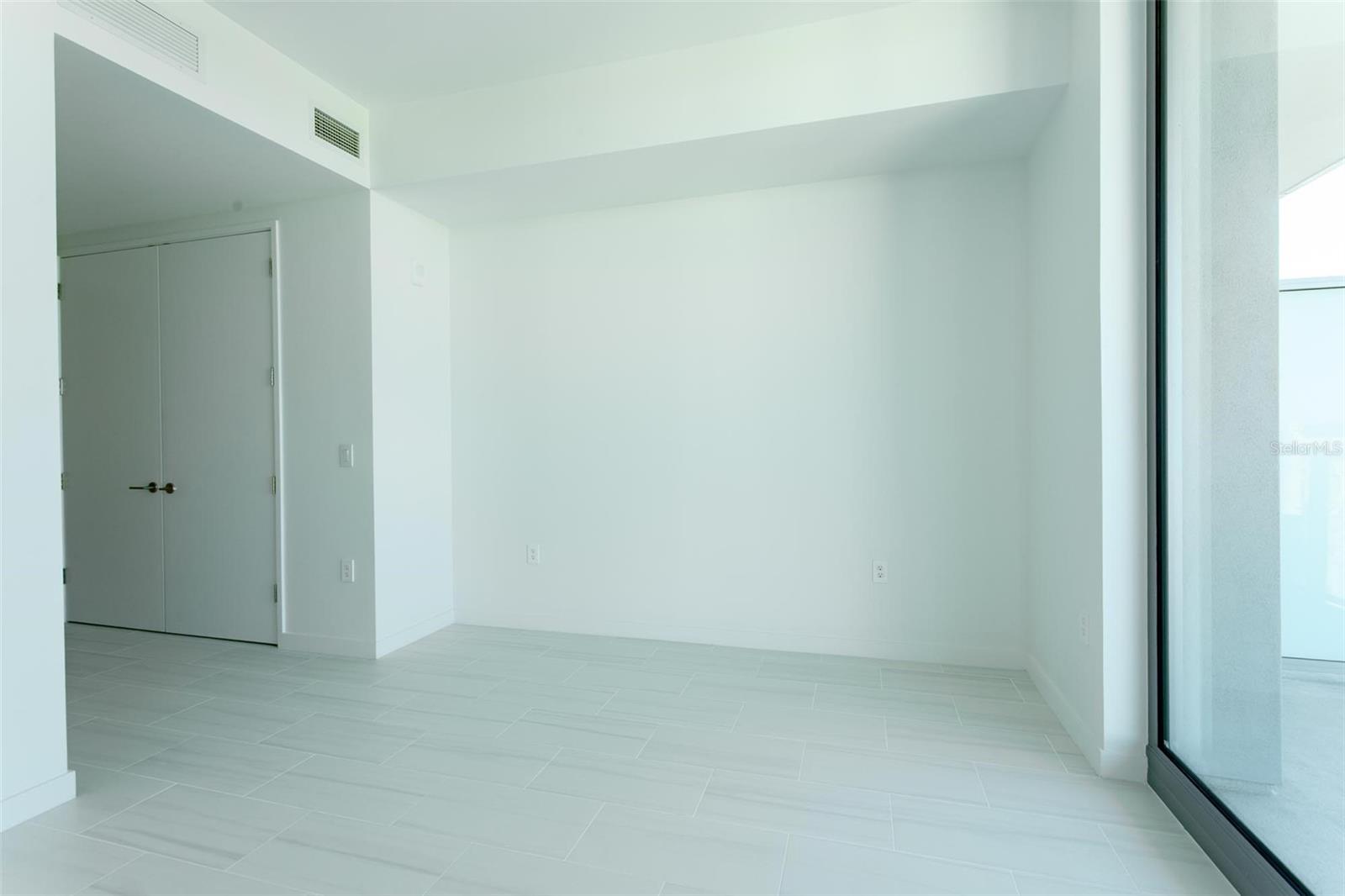 Image 10 of 27 For 400 Central Avenue 1008