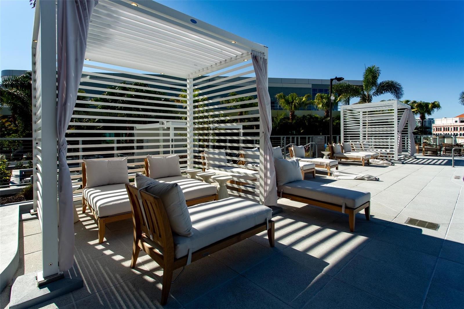 Image 21 of 27 For 400 Central Avenue 1008