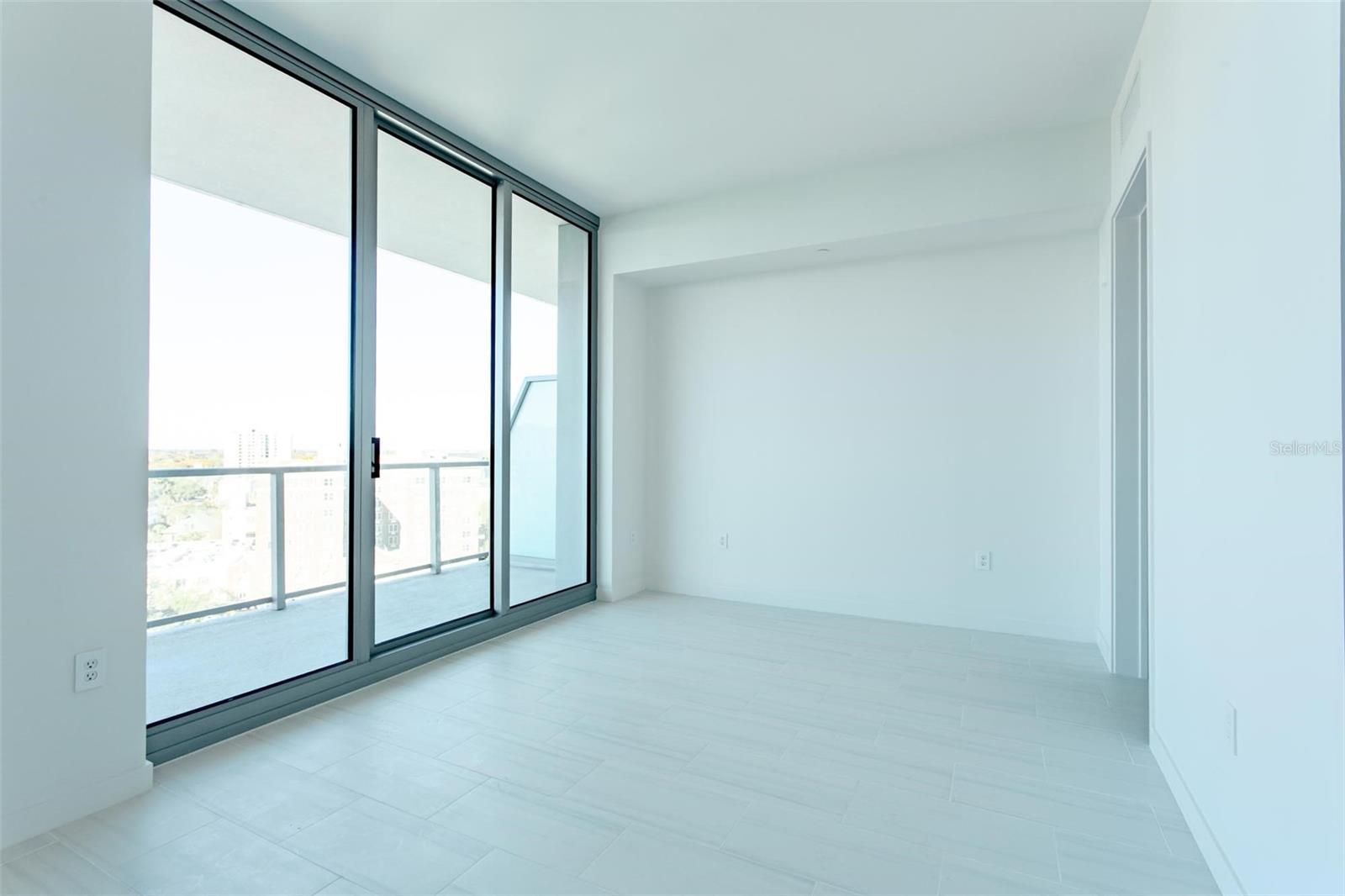 Image 7 of 27 For 400 Central Avenue 1008