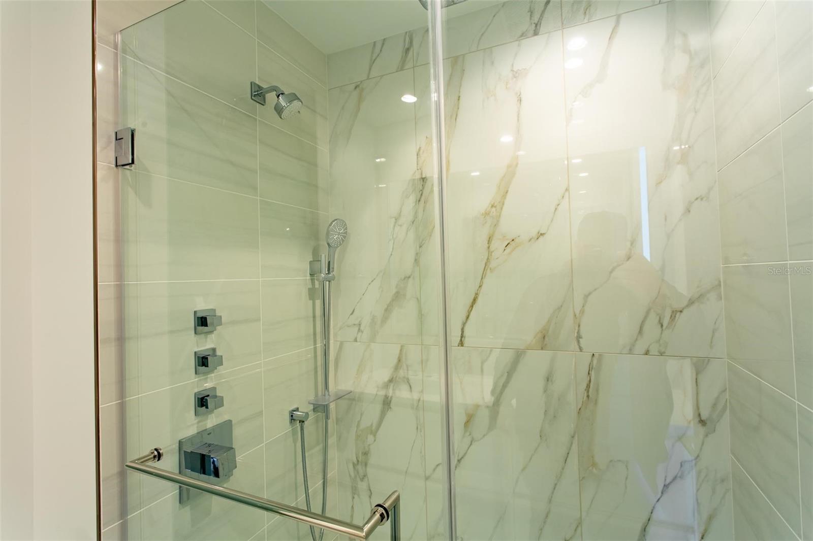 Image 9 of 27 For 400 Central Avenue 1008