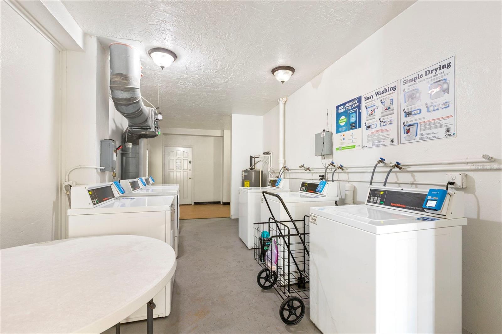 Image 17 of 39 For 2433 Brazilia Drive 41