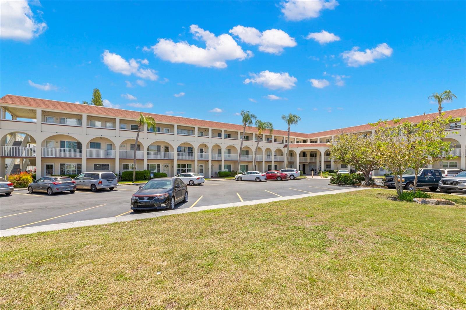 Image 18 of 39 For 2433 Brazilia Drive 41