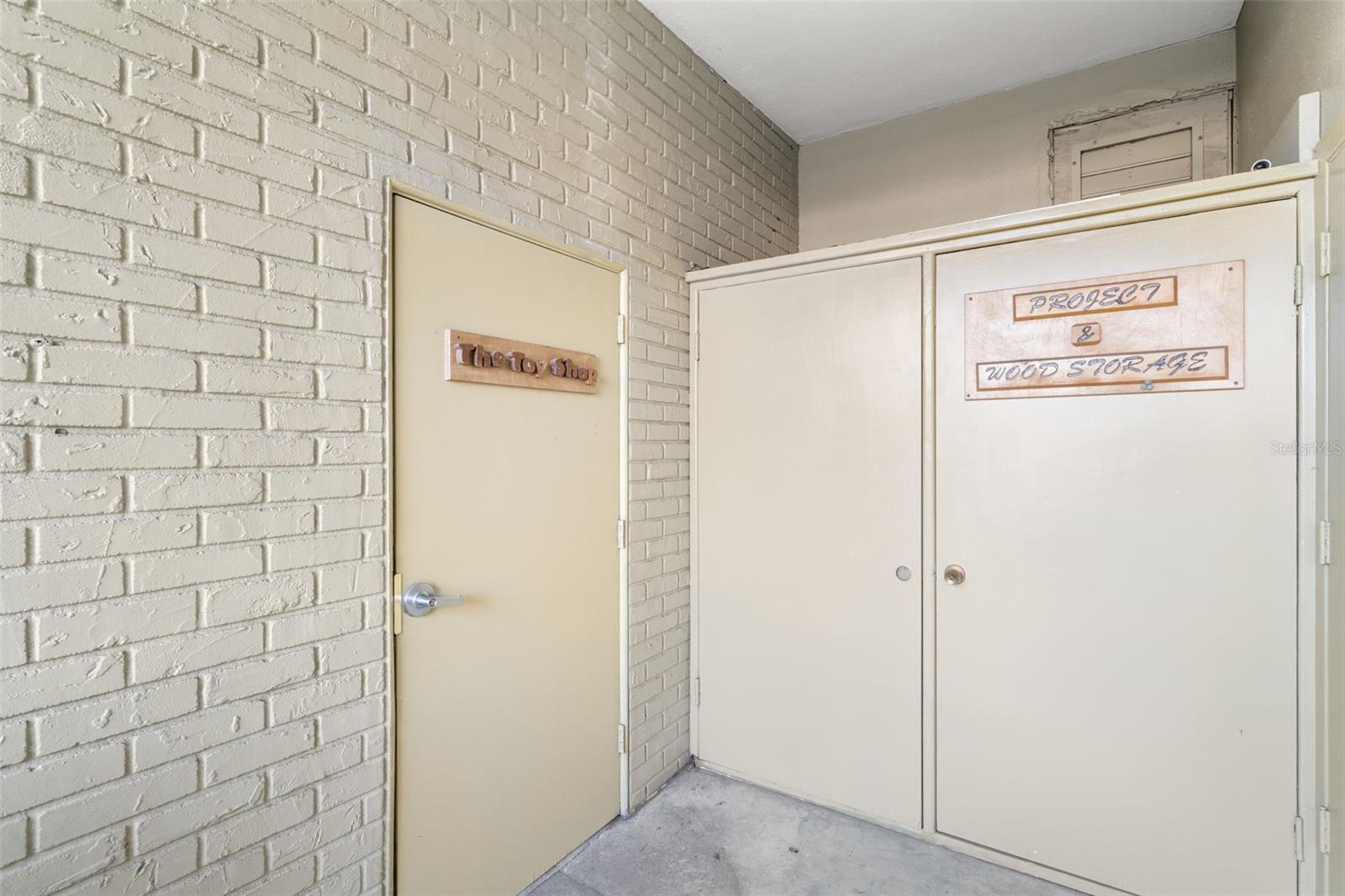 Image 29 of 39 For 2433 Brazilia Drive 41