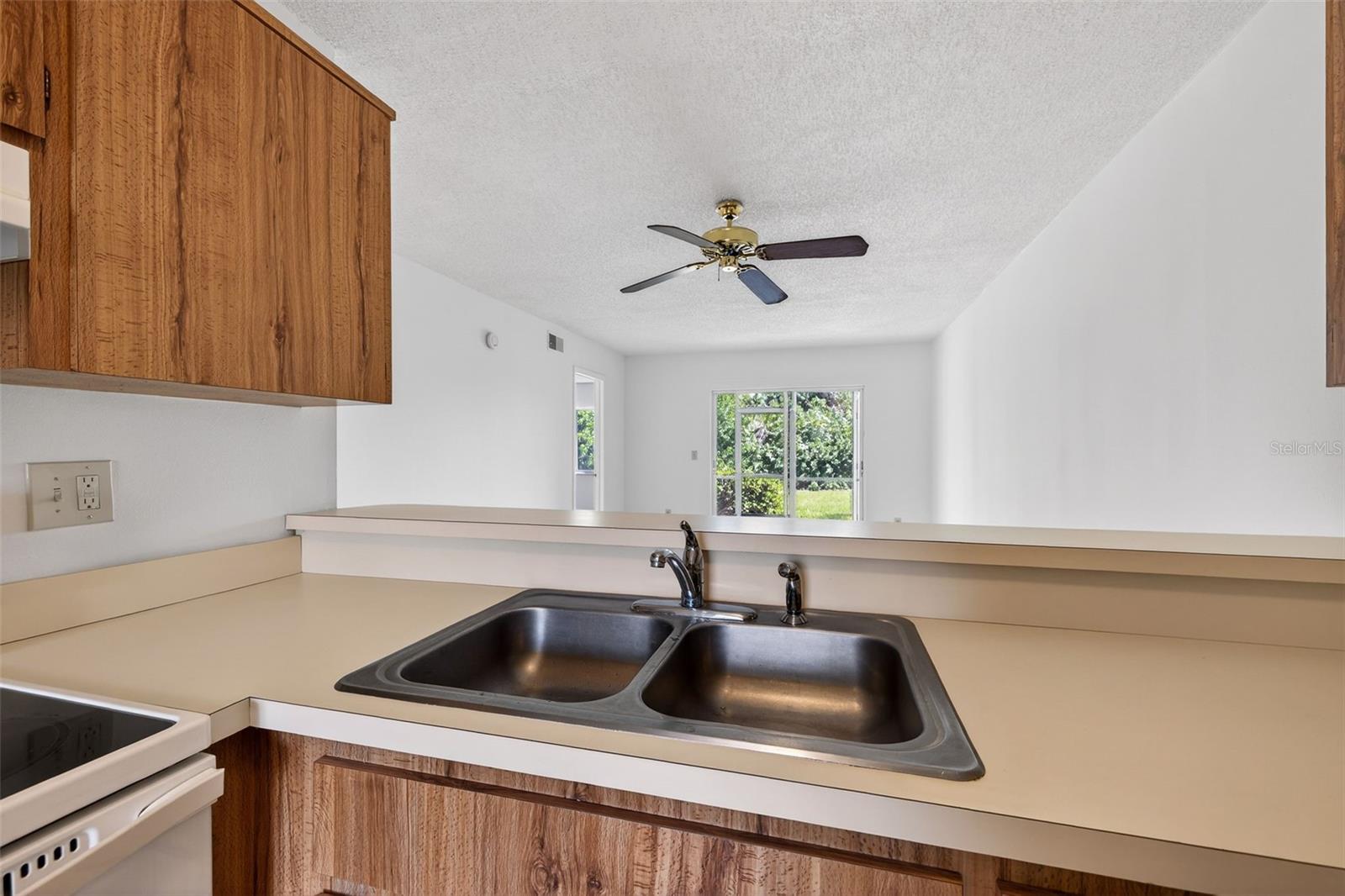 Image 10 of 29 For 11201 122nd Avenue 207