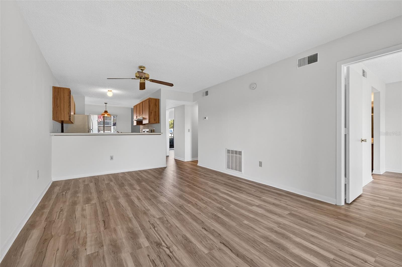 Image 4 of 29 For 11201 122nd Avenue 207