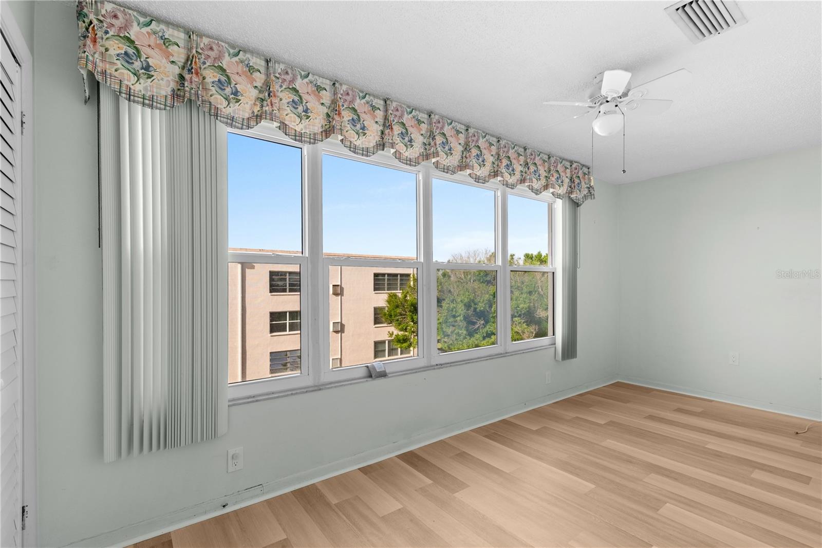 Image 31 of 46 For 5603 80th Street N 512