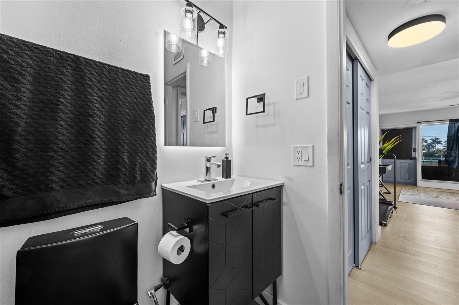 Image 10 of 20 For 11430 3rd Street E