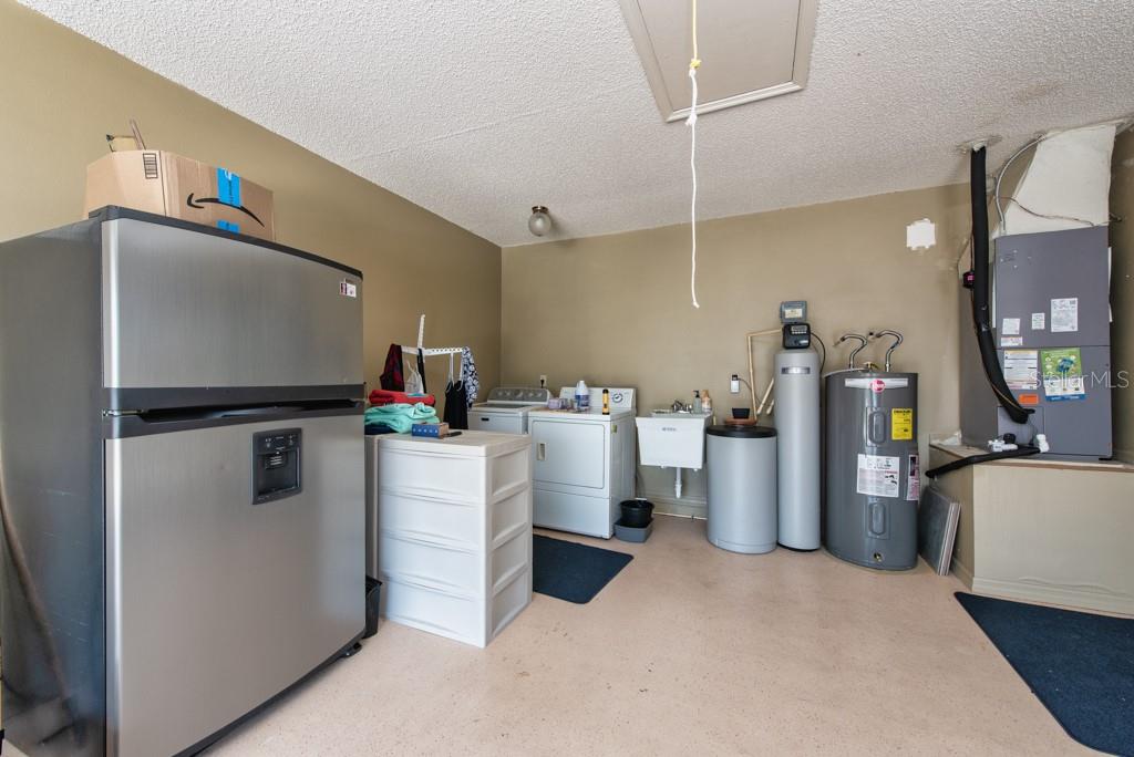 Image 19 of 38 For 1605 Leland Drive