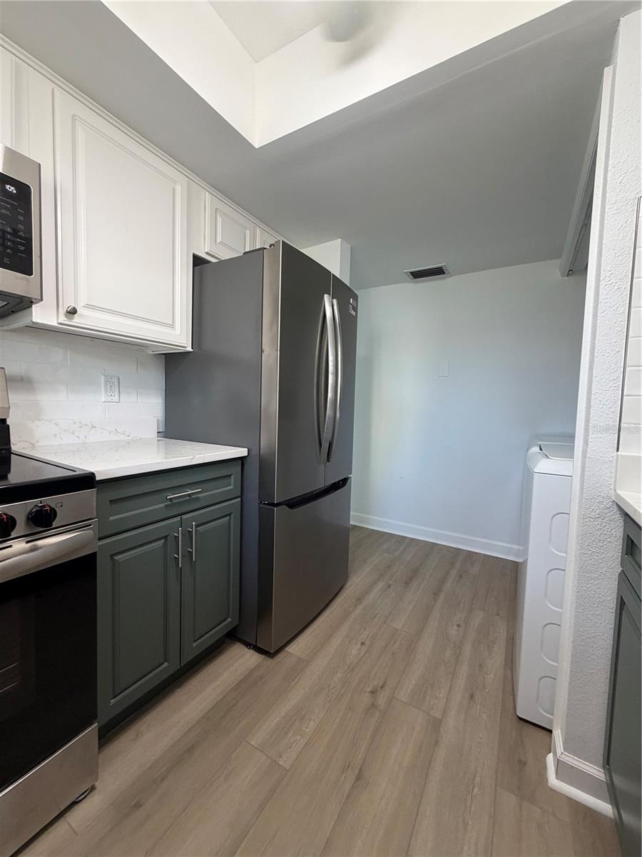 Image 16 of 39 For 1 Windrush Boulevard 93