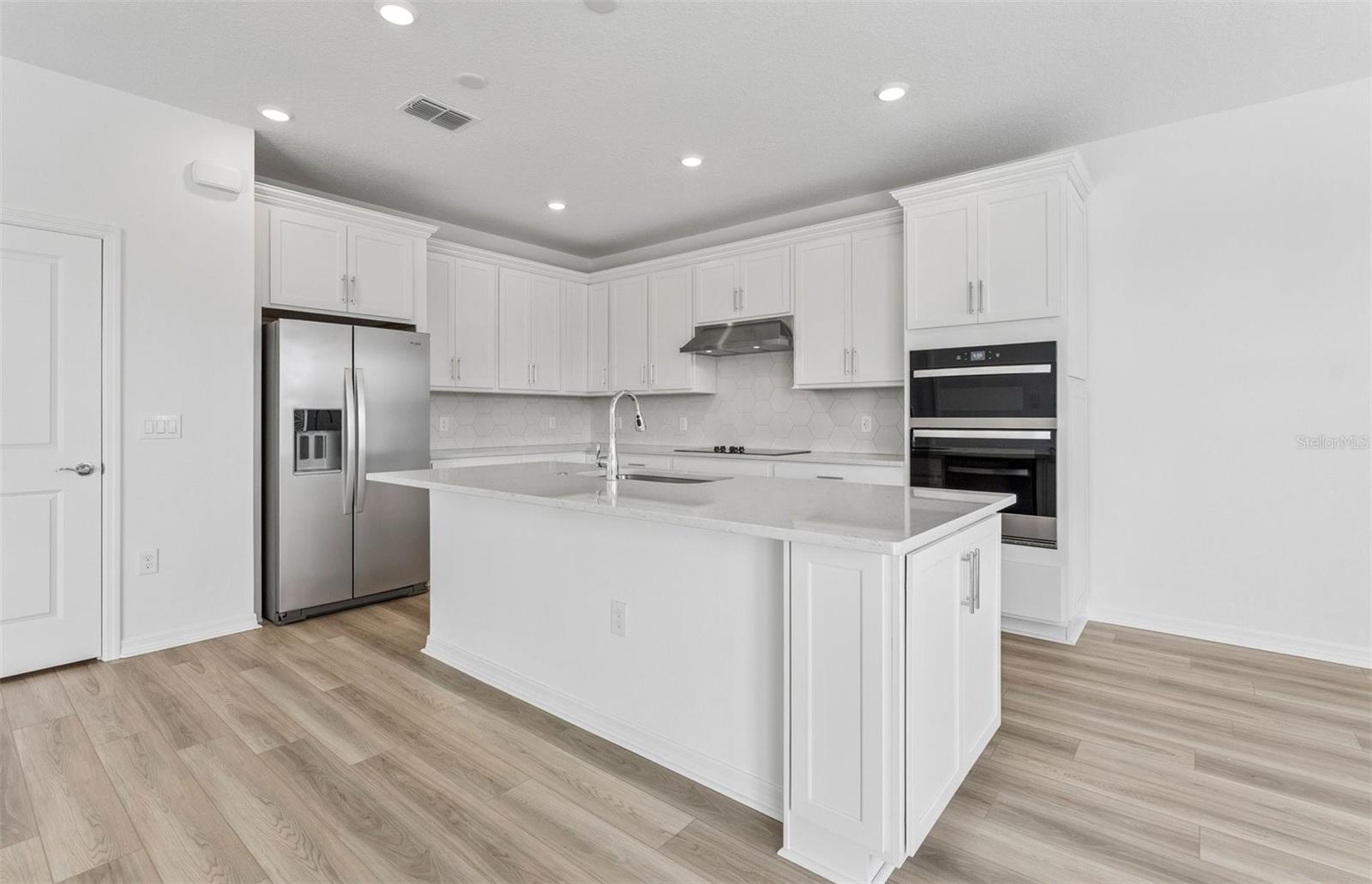 Image 3 of 35 For 1261 Lakeridge Way