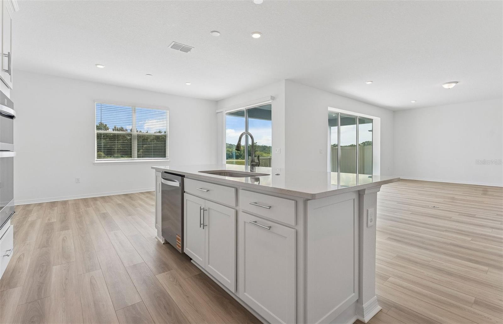 Image 4 of 35 For 1261 Lakeridge Way