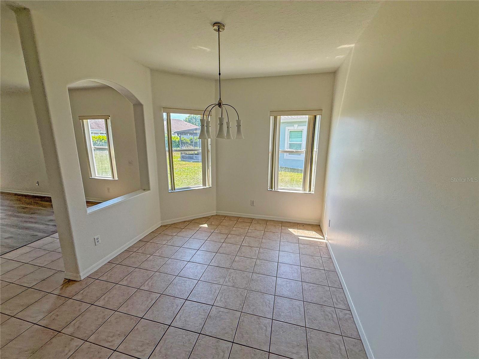 Image 5 of 24 For 6901 Surrey Hill Place