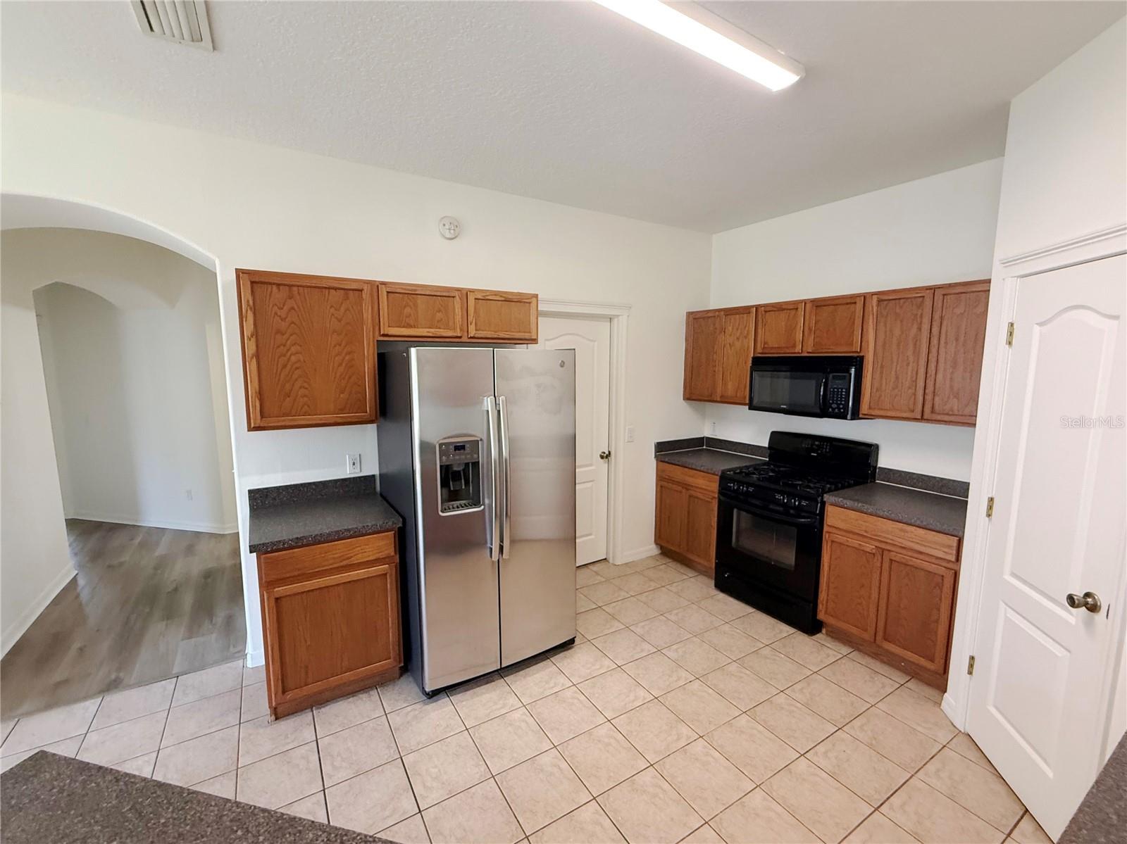 Image 7 of 24 For 6901 Surrey Hill Place