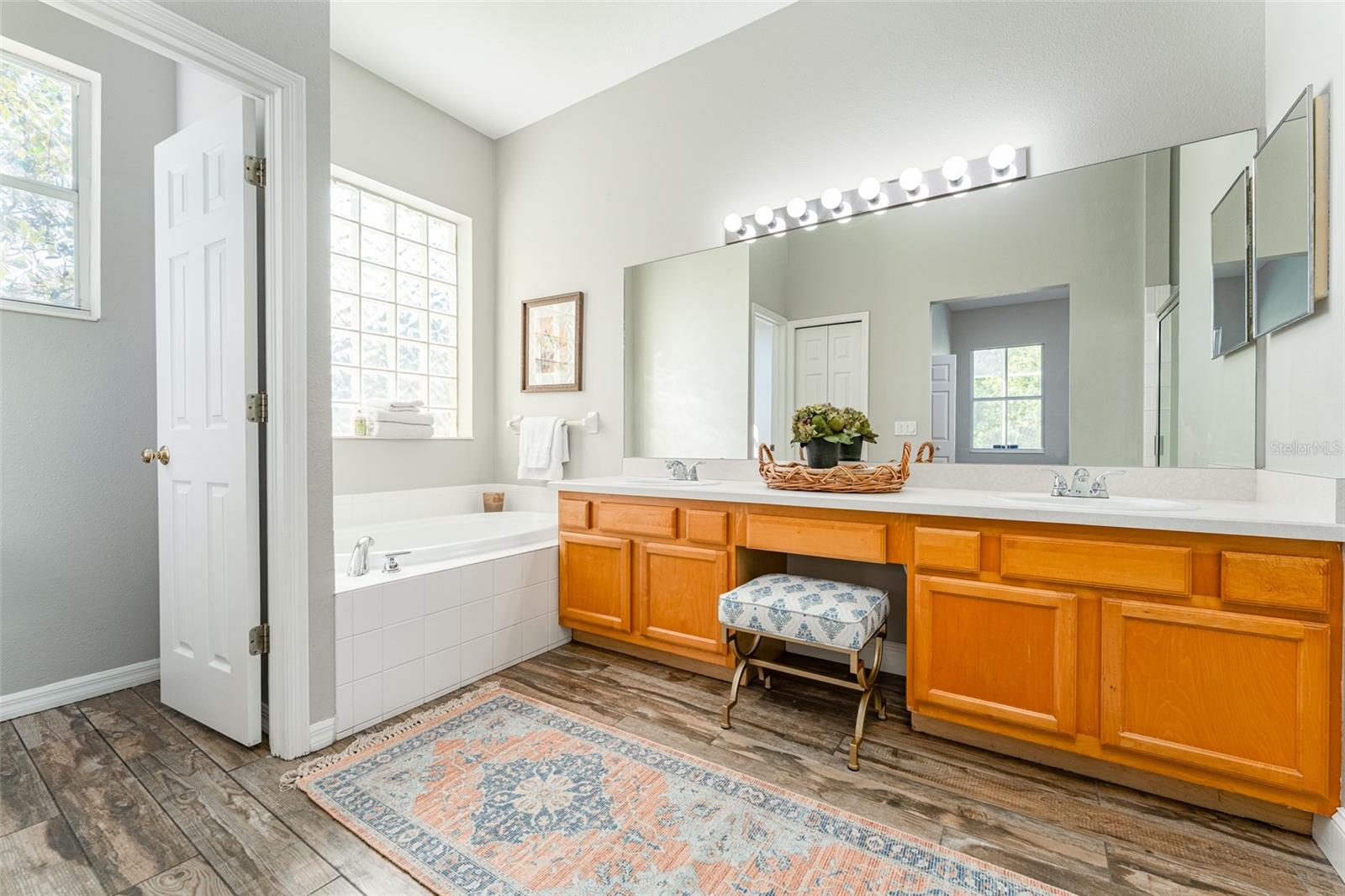 Image 19 of 26 For 5638 Rockfield Loop