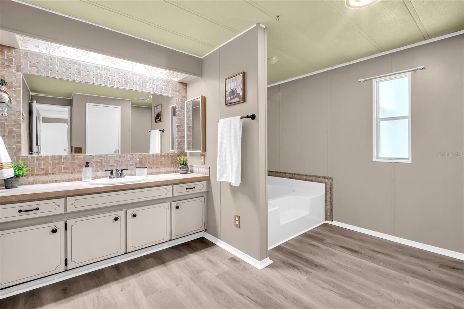 Image 25 of 66 For 23 Mountain Laurel Drive