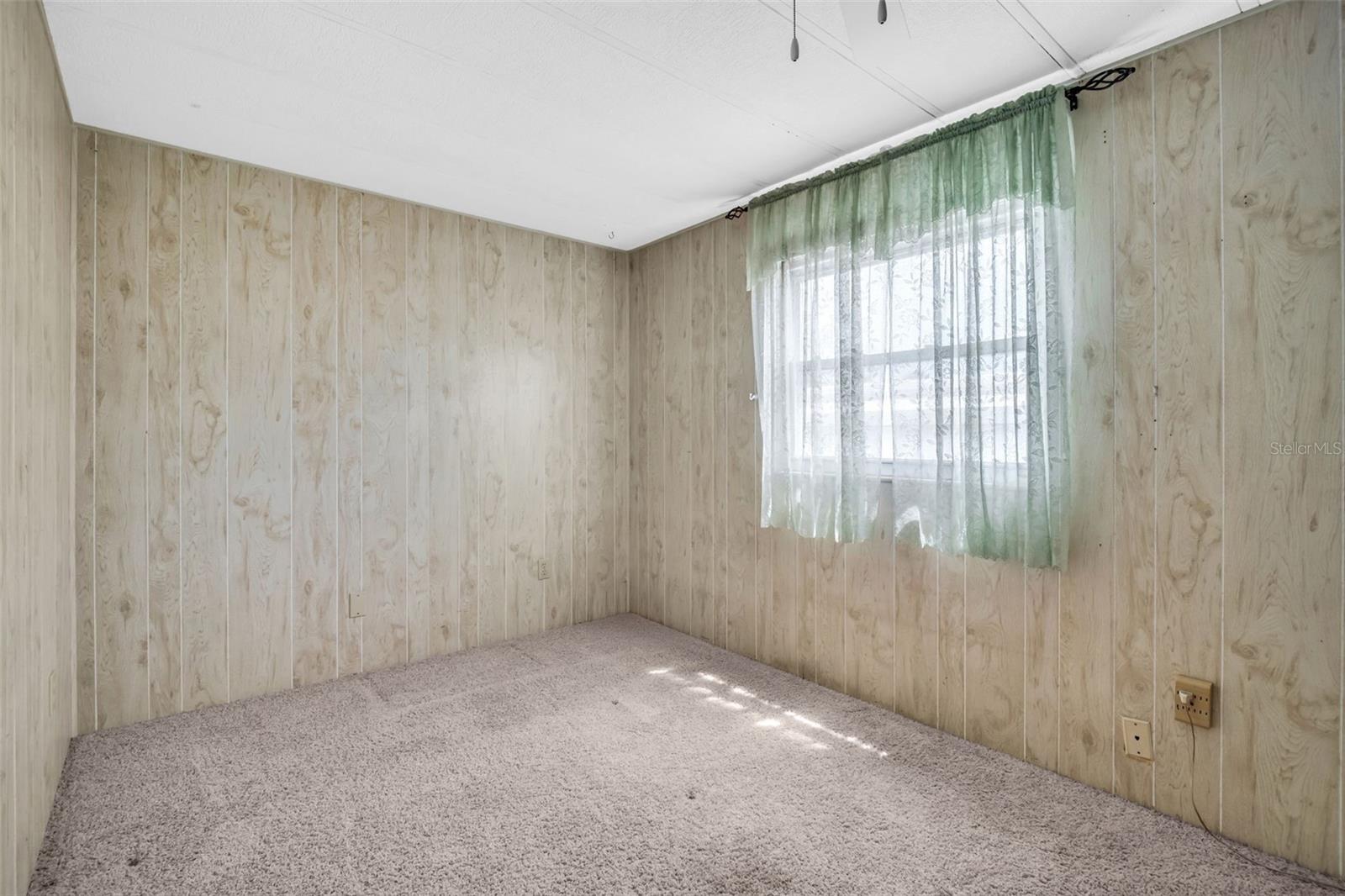 Image 32 of 66 For 23 Mountain Laurel Drive