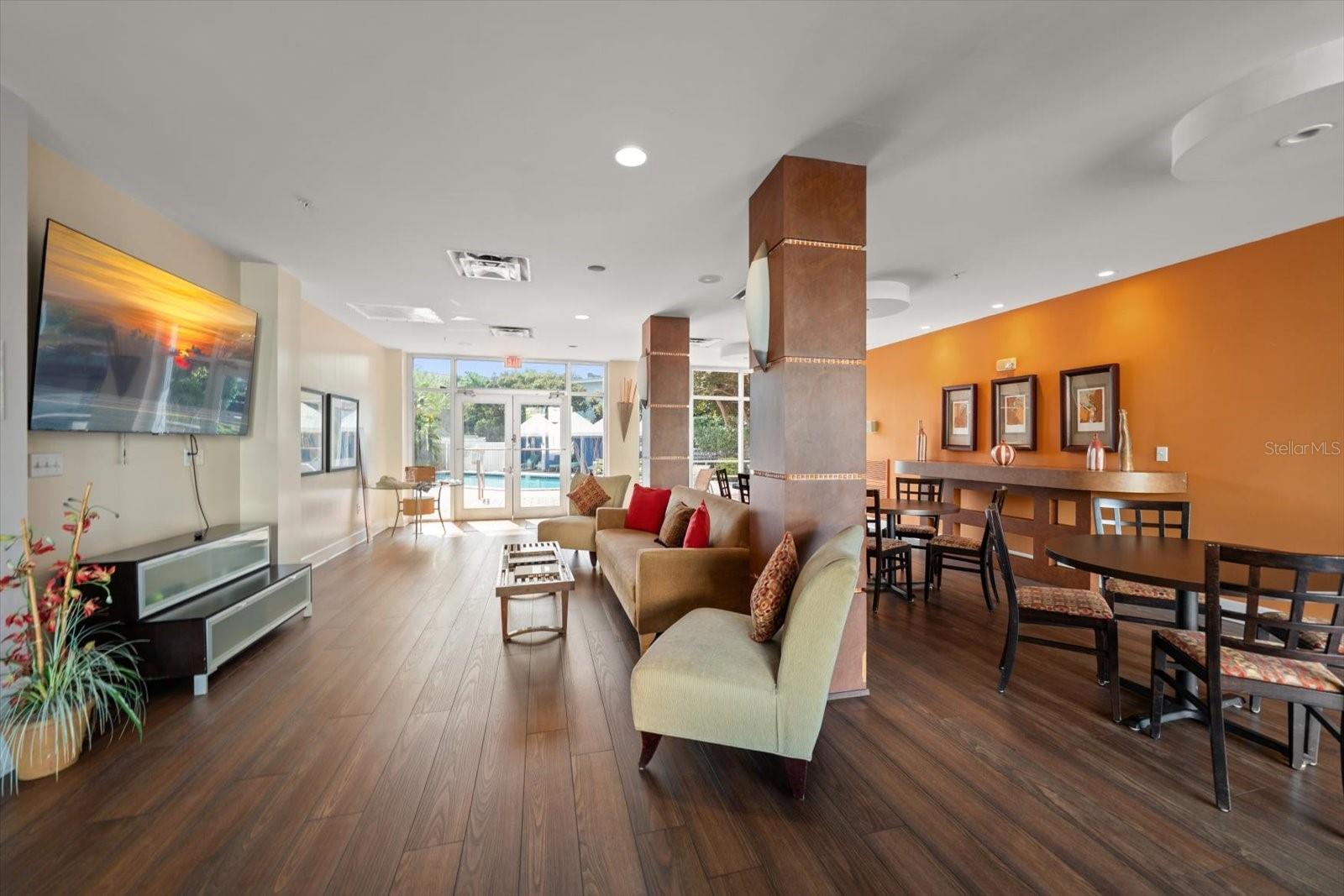 Image 20 of 27 For 470 3rd Street S 403