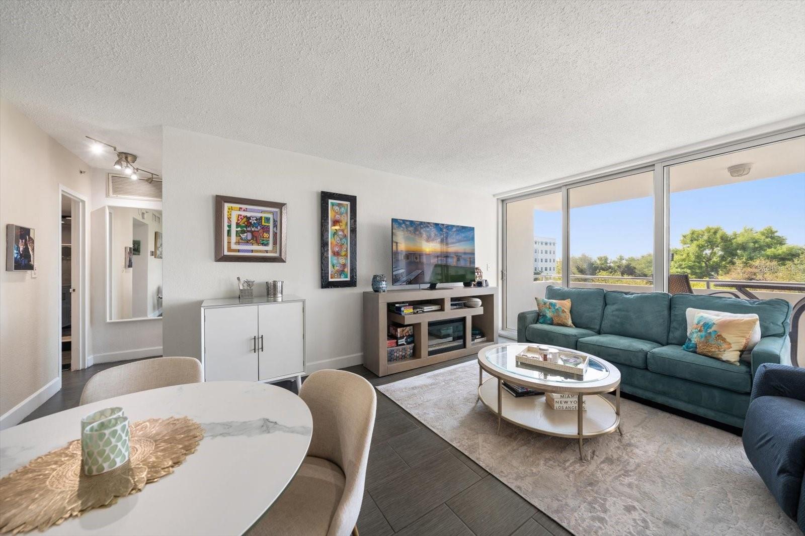 Image 4 of 27 For 470 3rd Street S 403