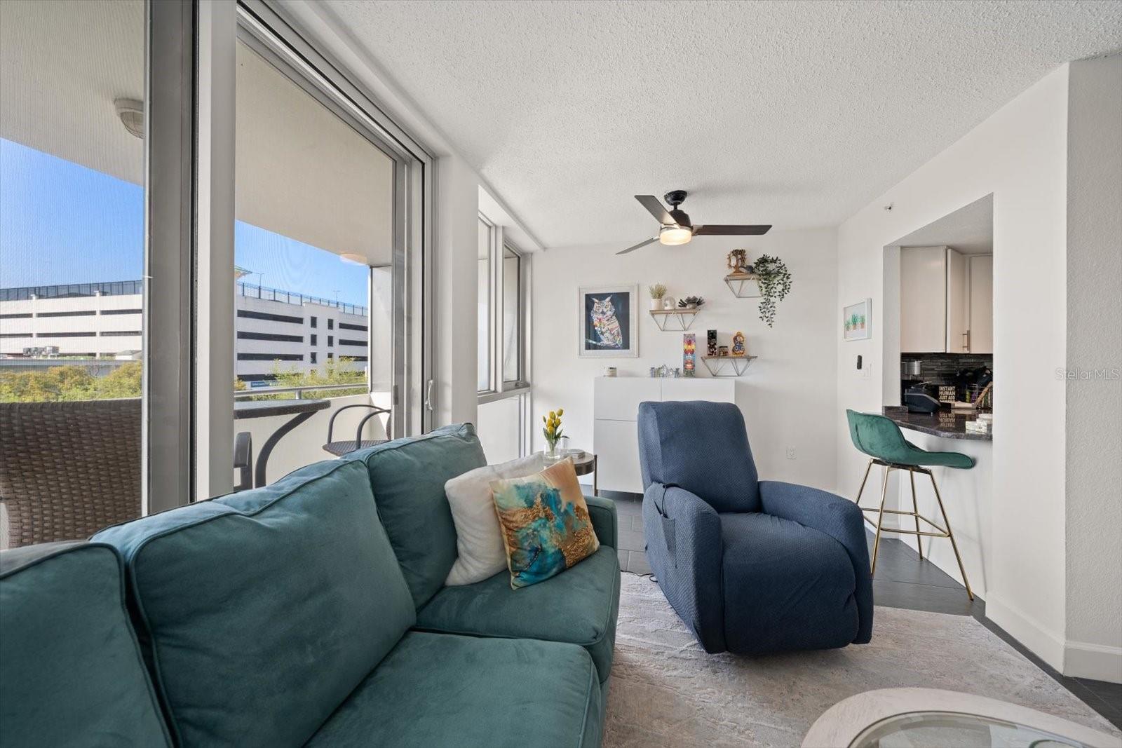 Image 5 of 27 For 470 3rd Street S 403