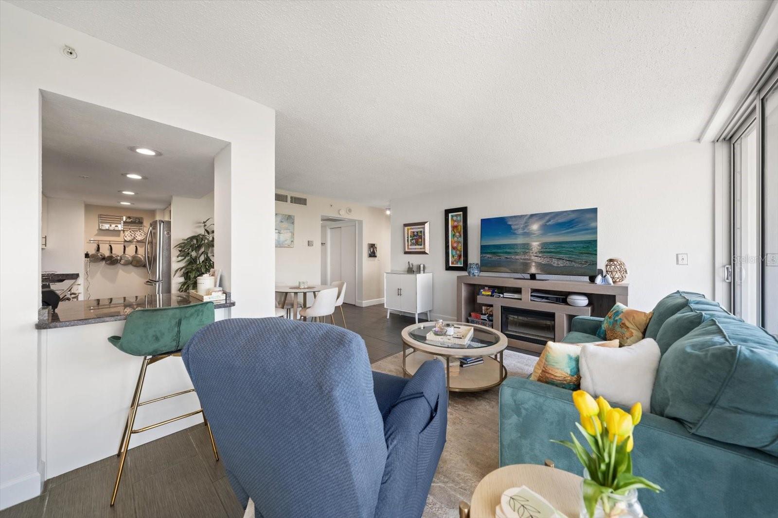 Image 6 of 27 For 470 3rd Street S 403