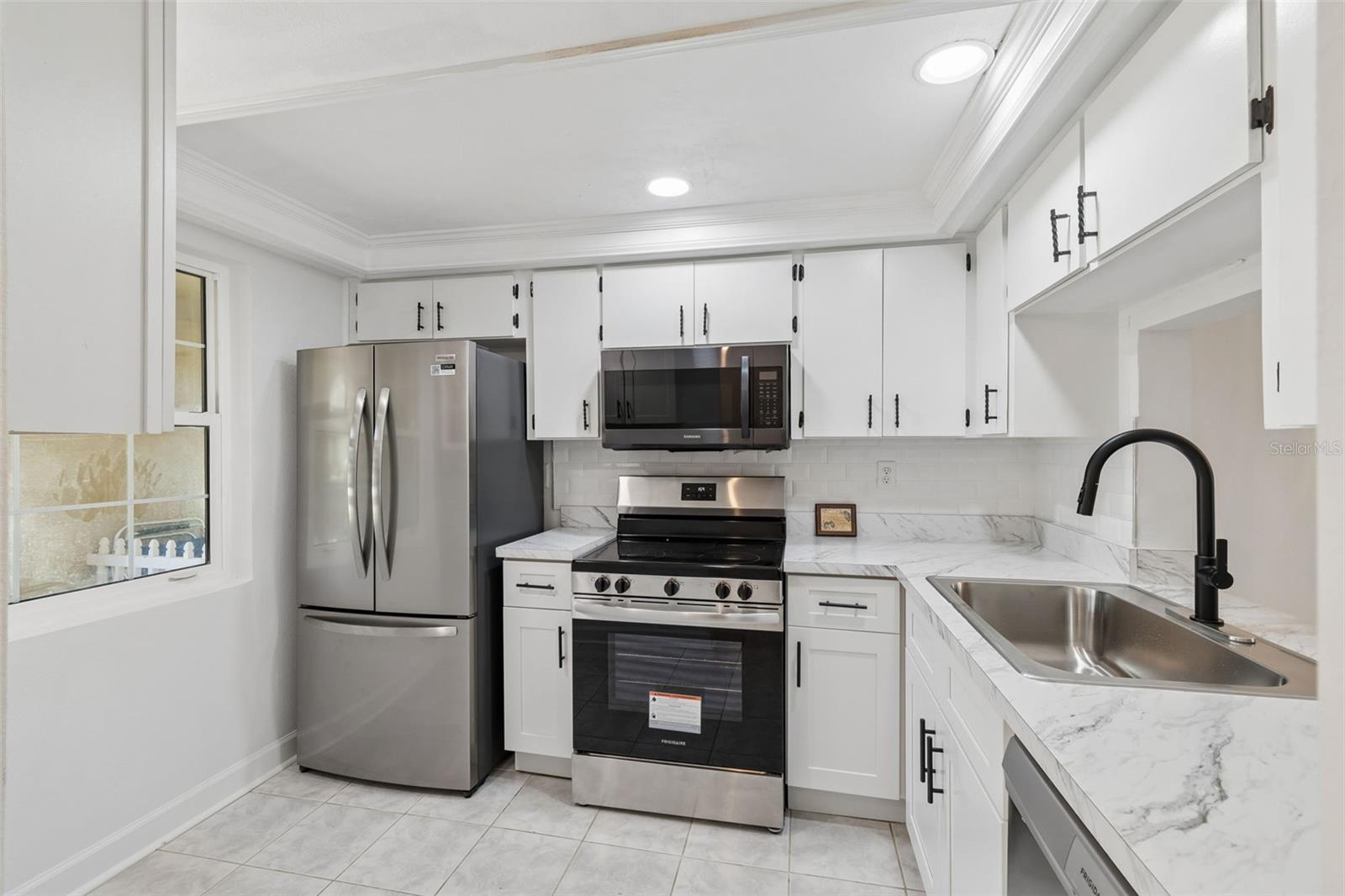 Image 11 of 25 For 4204 Stratford Drive 4204