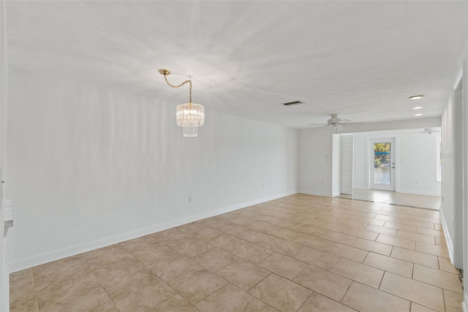 Image 14 of 25 For 4204 Stratford Drive 4204