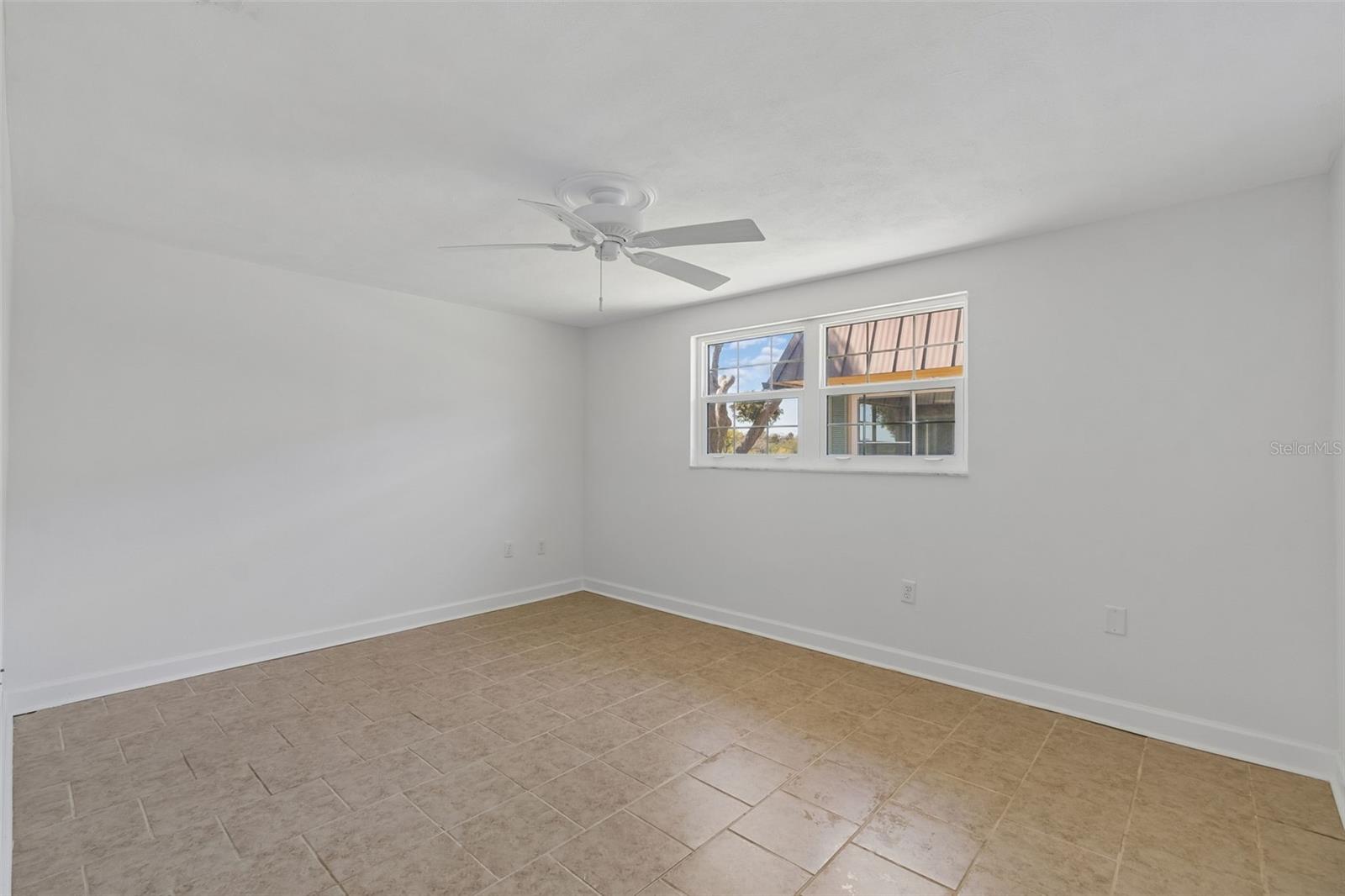 Image 18 of 25 For 4204 Stratford Drive 4204