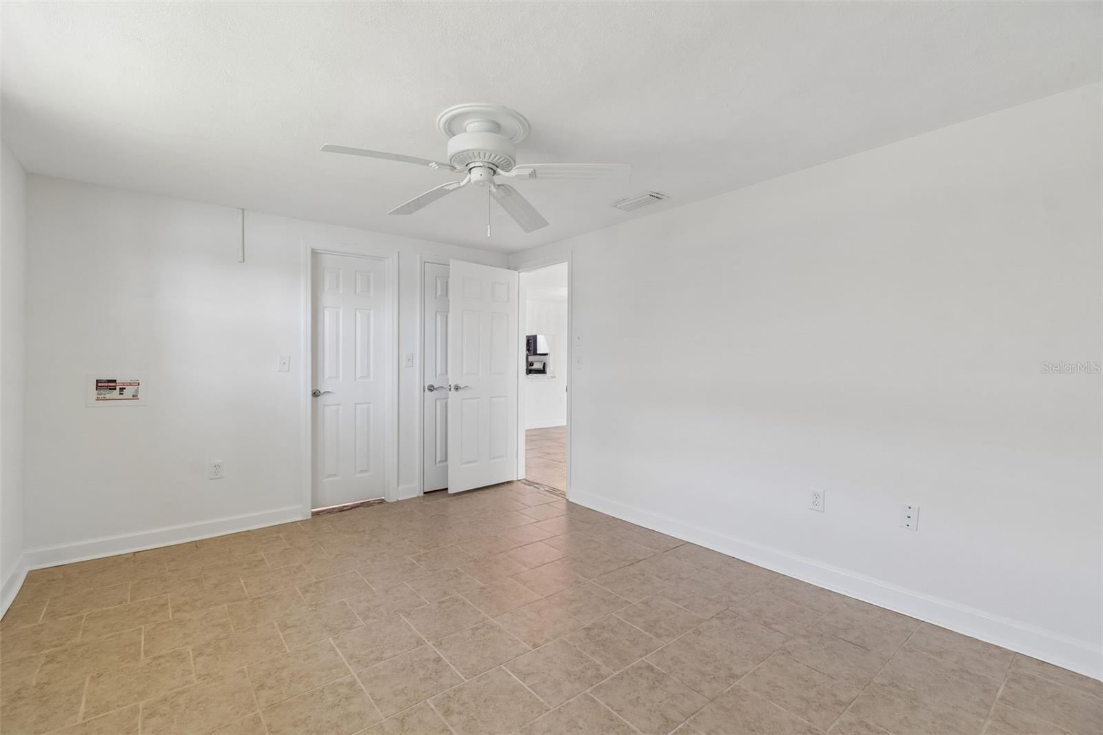 Image 19 of 25 For 4204 Stratford Drive 4204