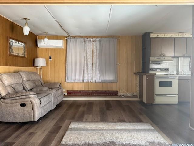 Image 37 of 40 For 308 51st Avenue Drive W