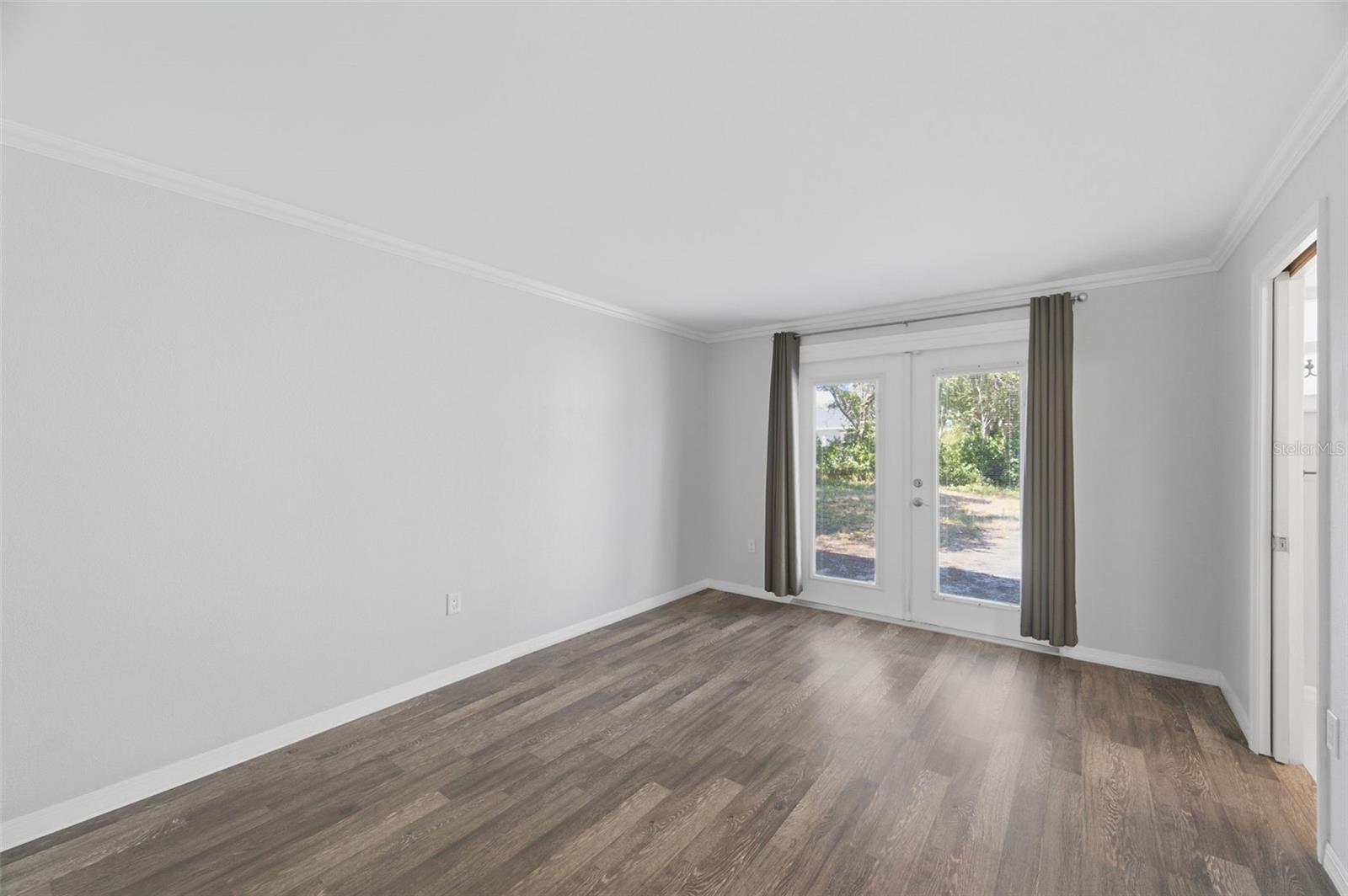 Listing photo id 19 for 6211 Waycross Drive