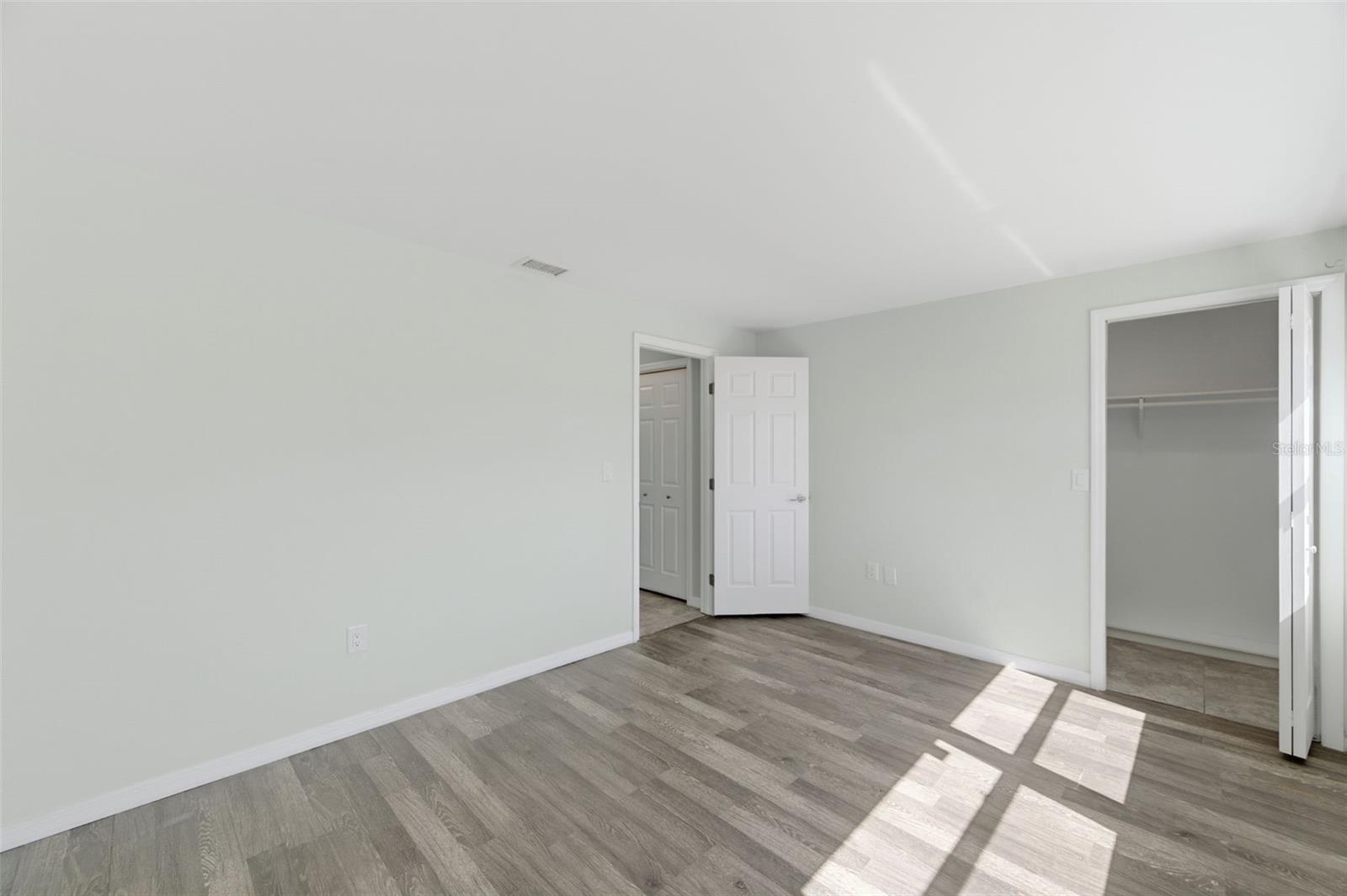 Listing photo id 20 for 6211 Waycross Drive