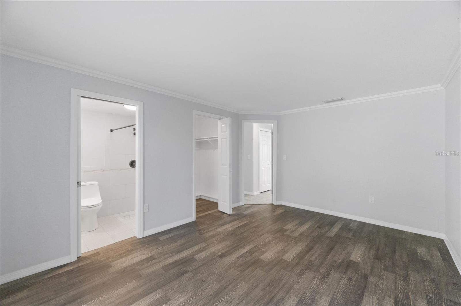 Listing photo id 24 for 6211 Waycross Drive