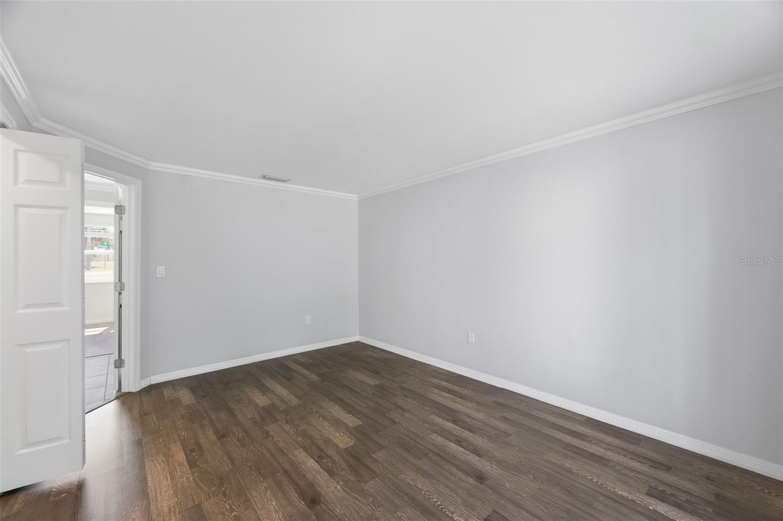 Listing photo id 25 for 6211 Waycross Drive