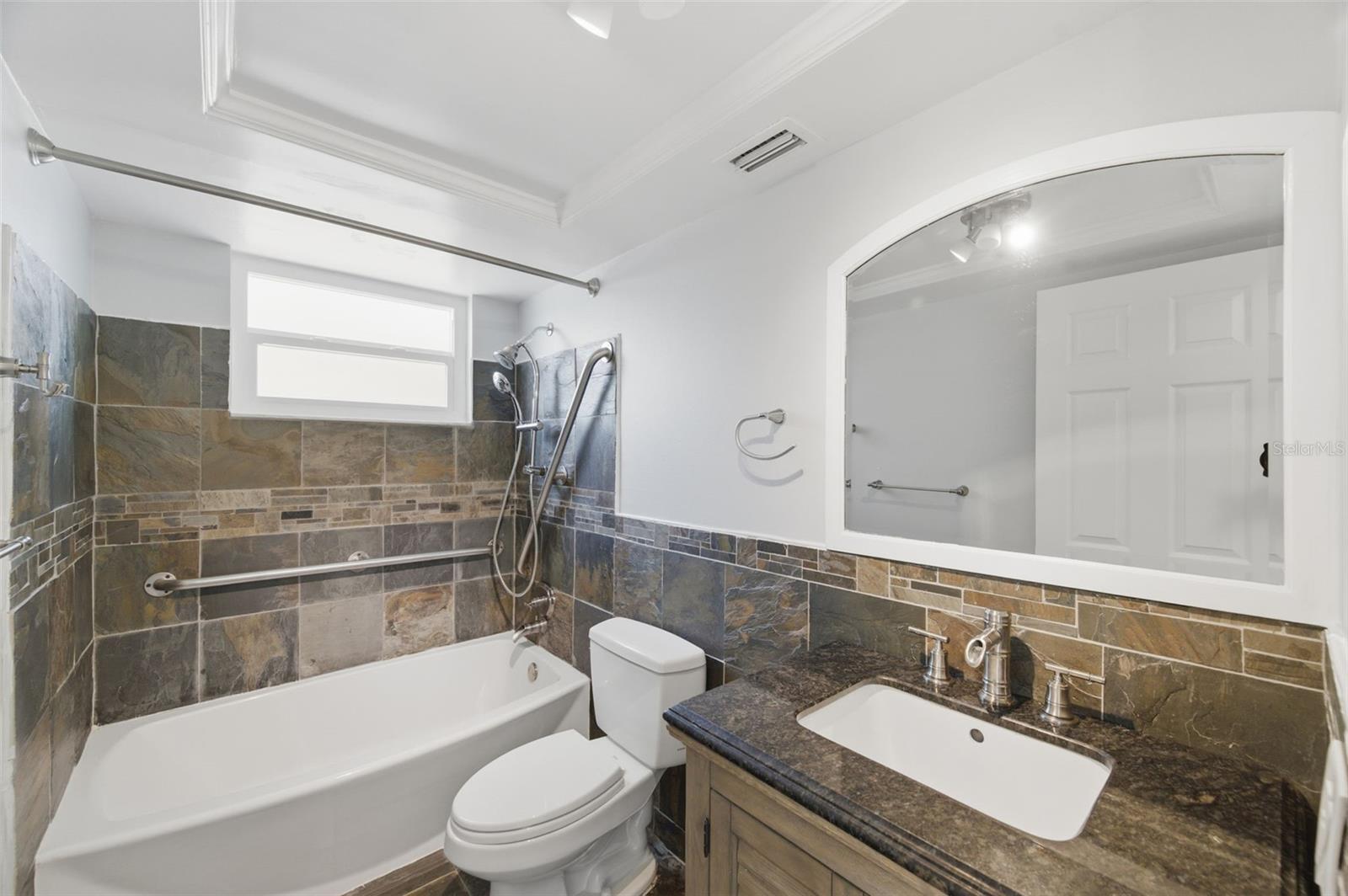 Listing photo id 30 for 6211 Waycross Drive