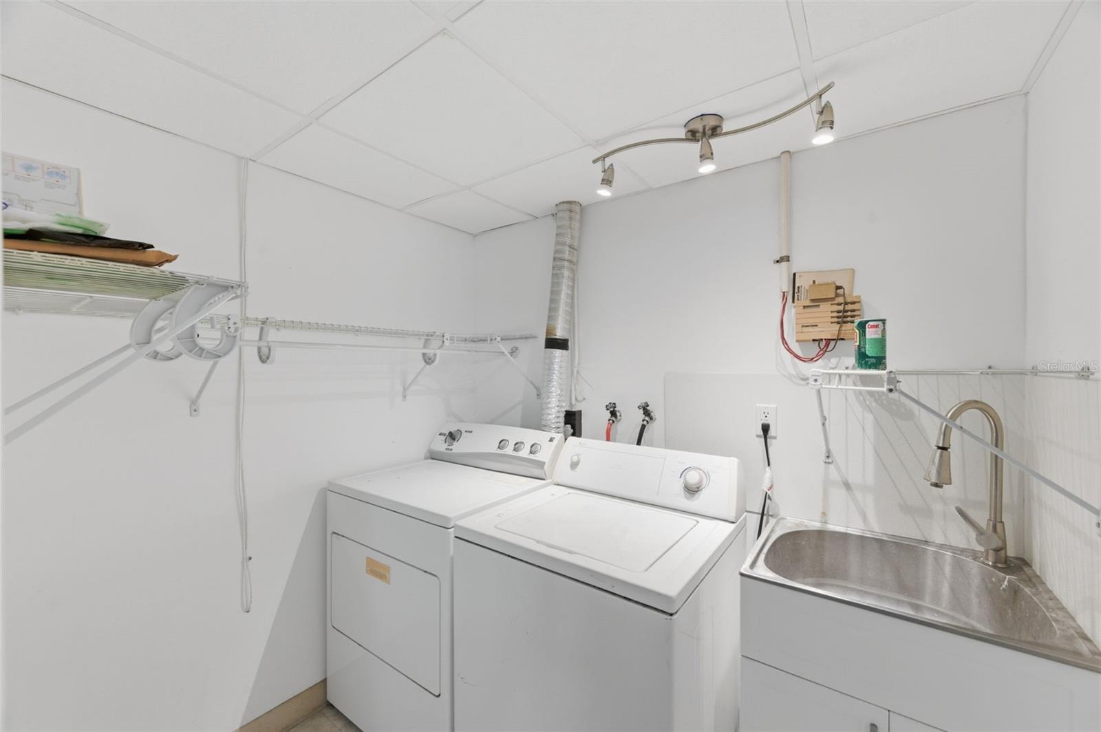 Listing photo id 32 for 6211 Waycross Drive