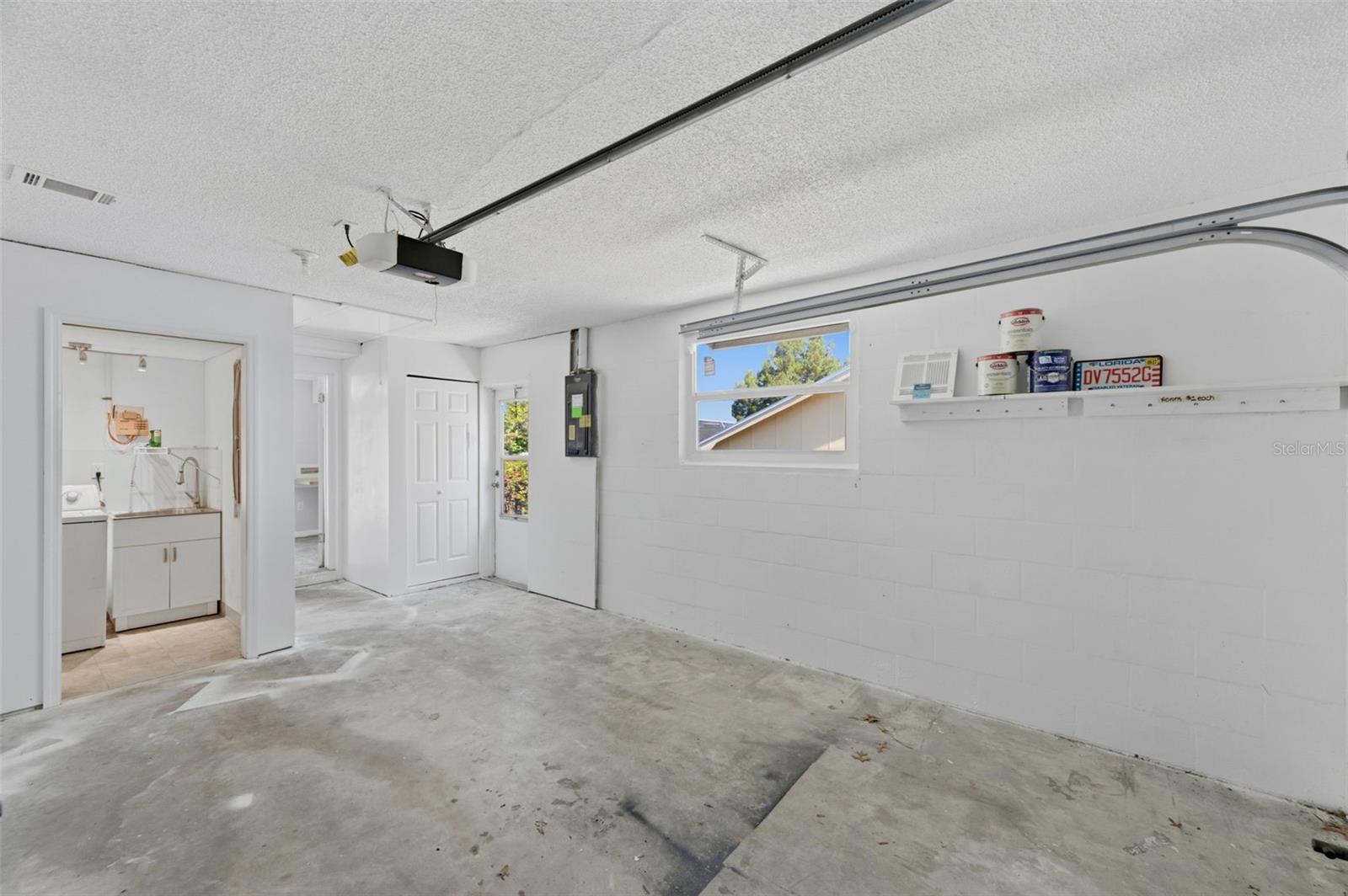 Listing photo id 33 for 6211 Waycross Drive