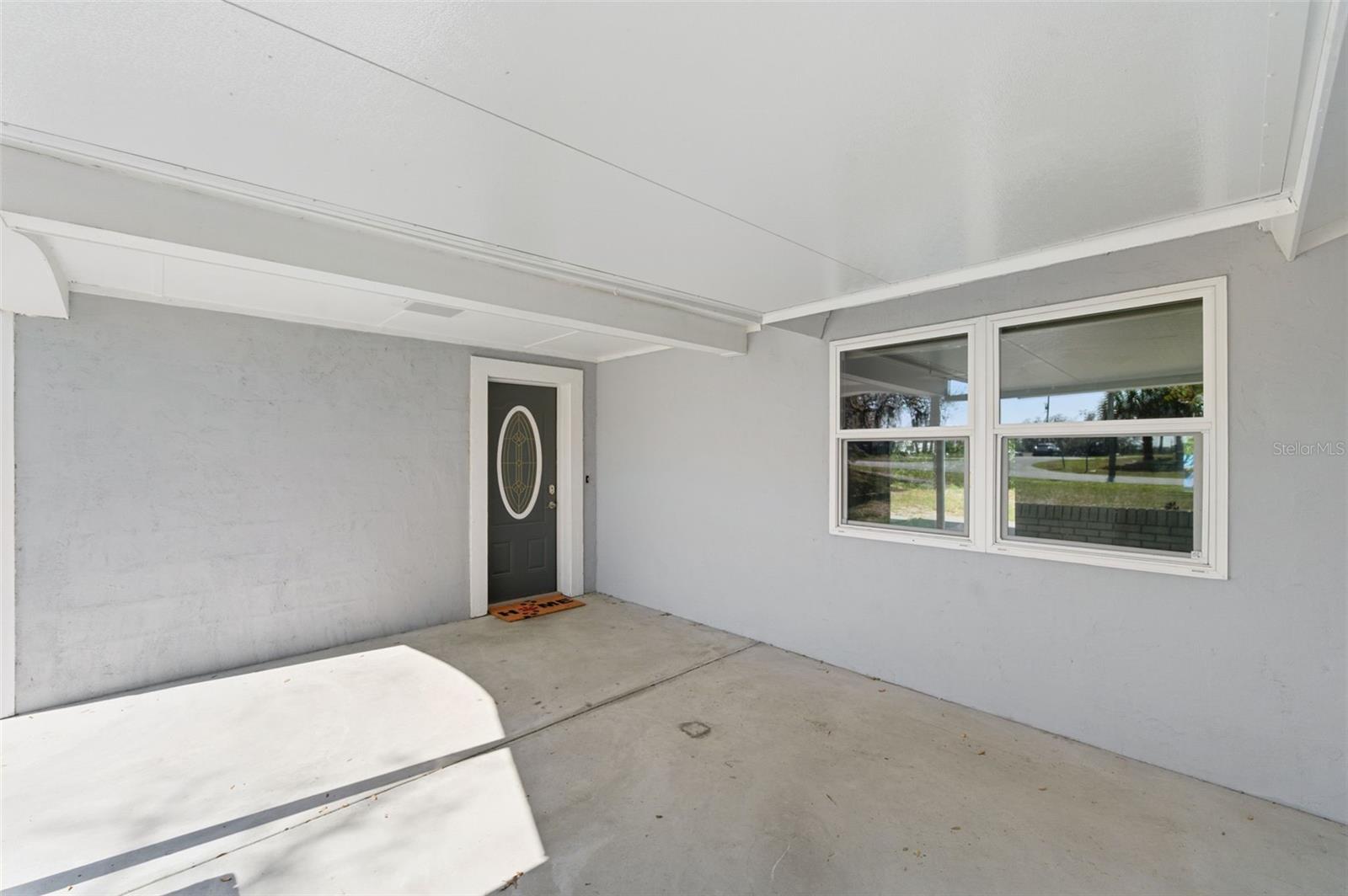 Listing photo id 2 for 6211 Waycross Drive