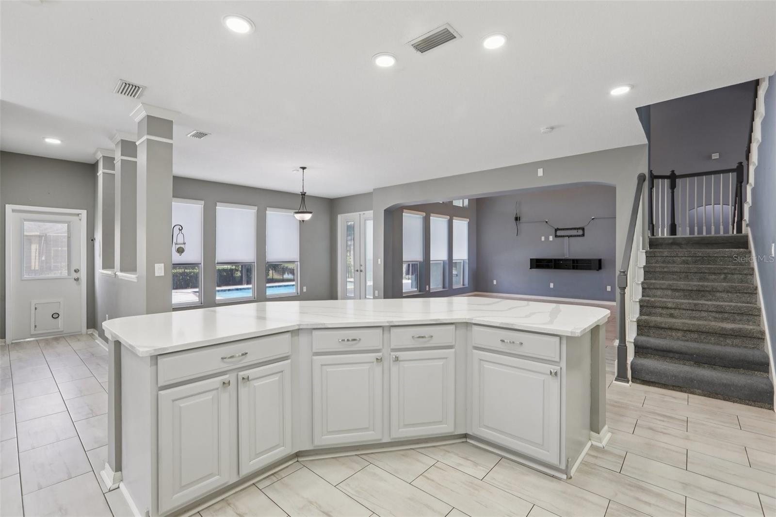 Listing photo id 8 for 22850 Collridge Drive