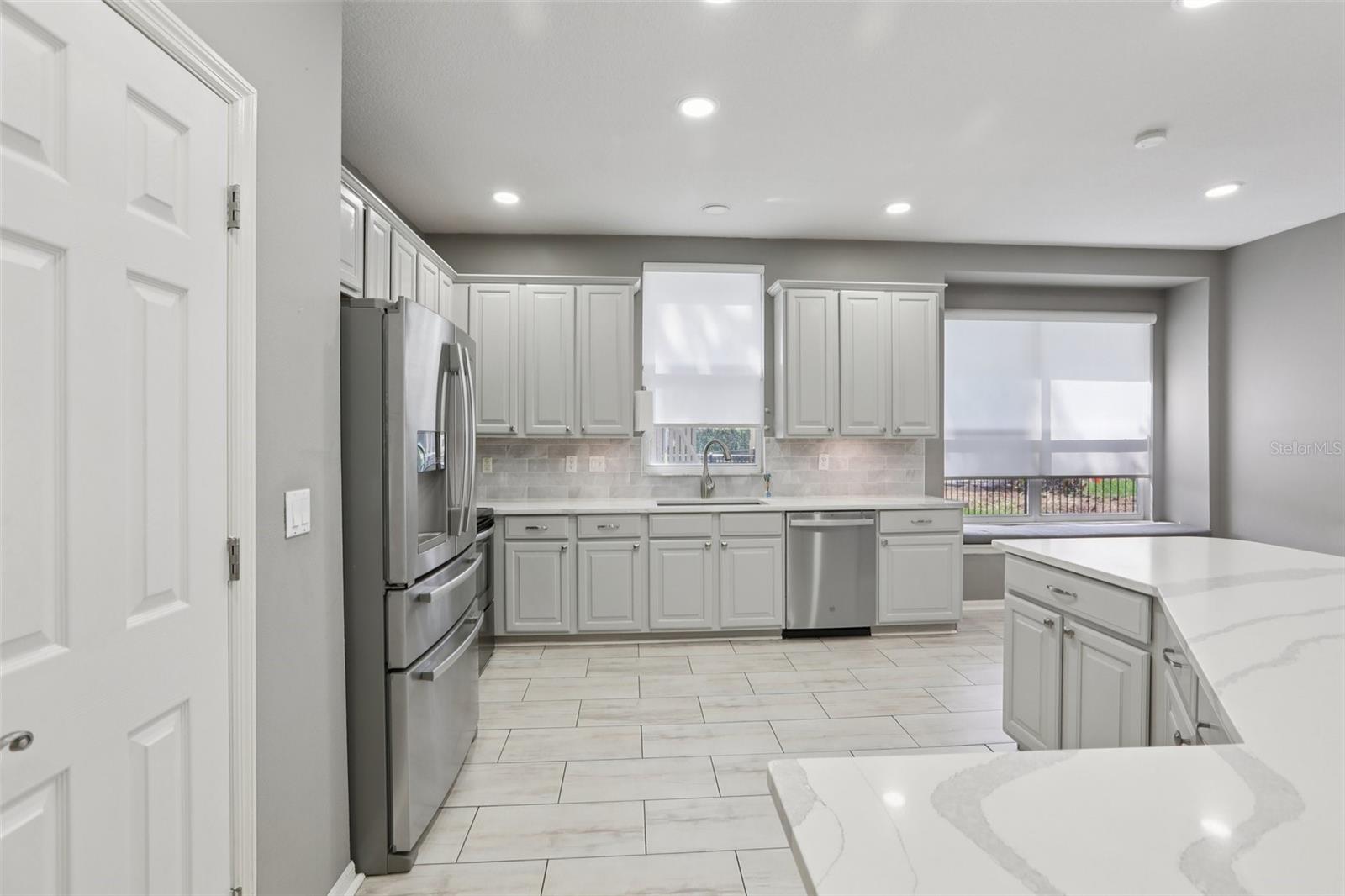 Listing photo id 9 for 22850 Collridge Drive